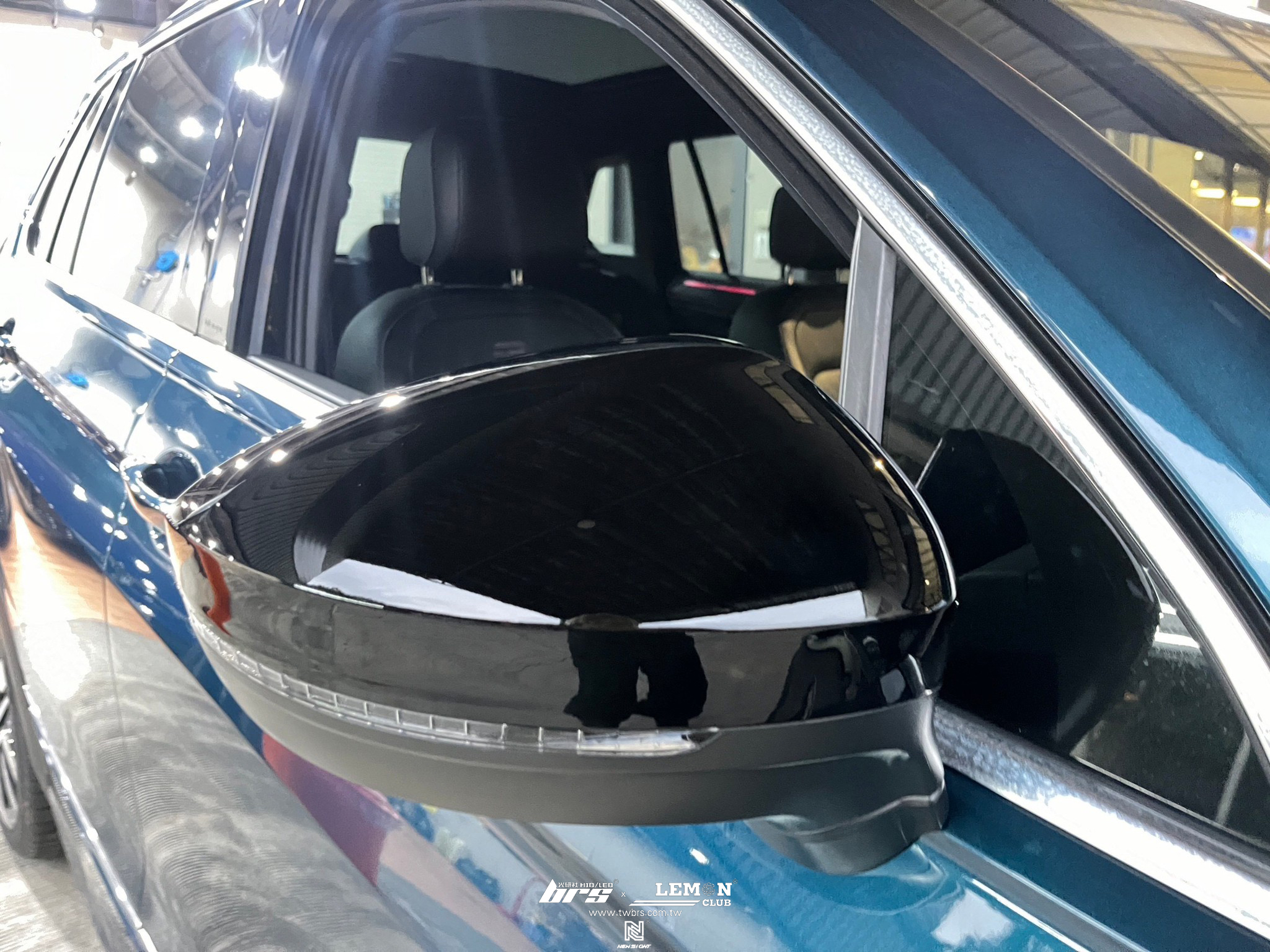 Volkswagen New Tiguan 安裝 亮黑盲點後視鏡蓋