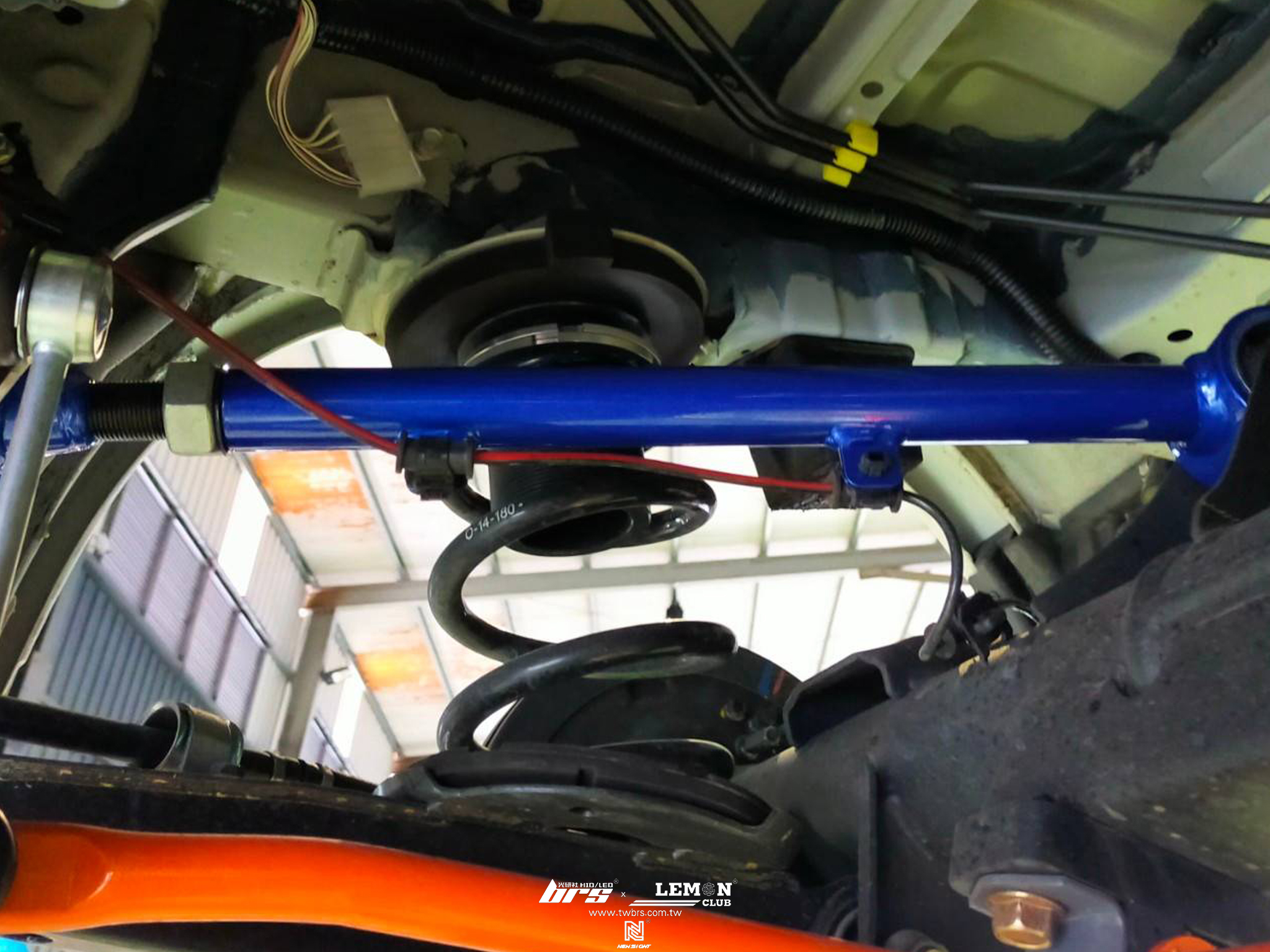 Toyota Town Ace 安裝 K&N高流量空氣濾芯+HARDRACE 煞車總泵頂桿+HARDRACE 後彈簧緩衝墊+D1 Spec油門加速器+HARDRACE 後上拉桿