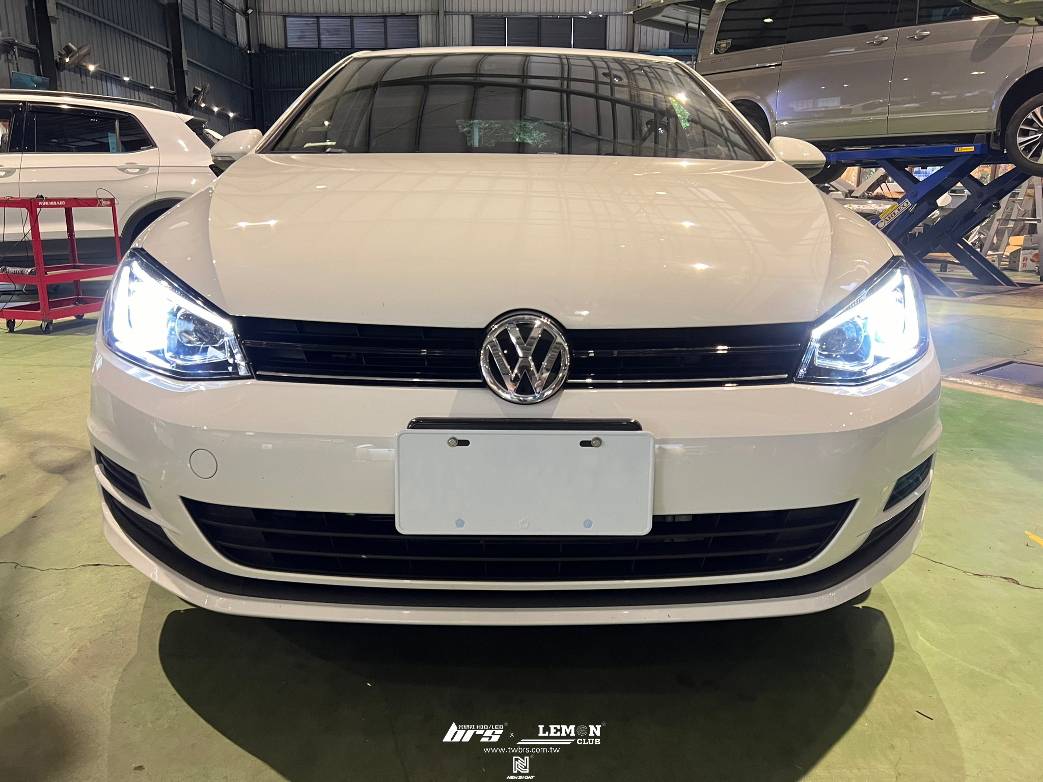 Volkswagen Golf 7 安裝 7改8代魚眼大燈總成+H7 6500K 高階款LED