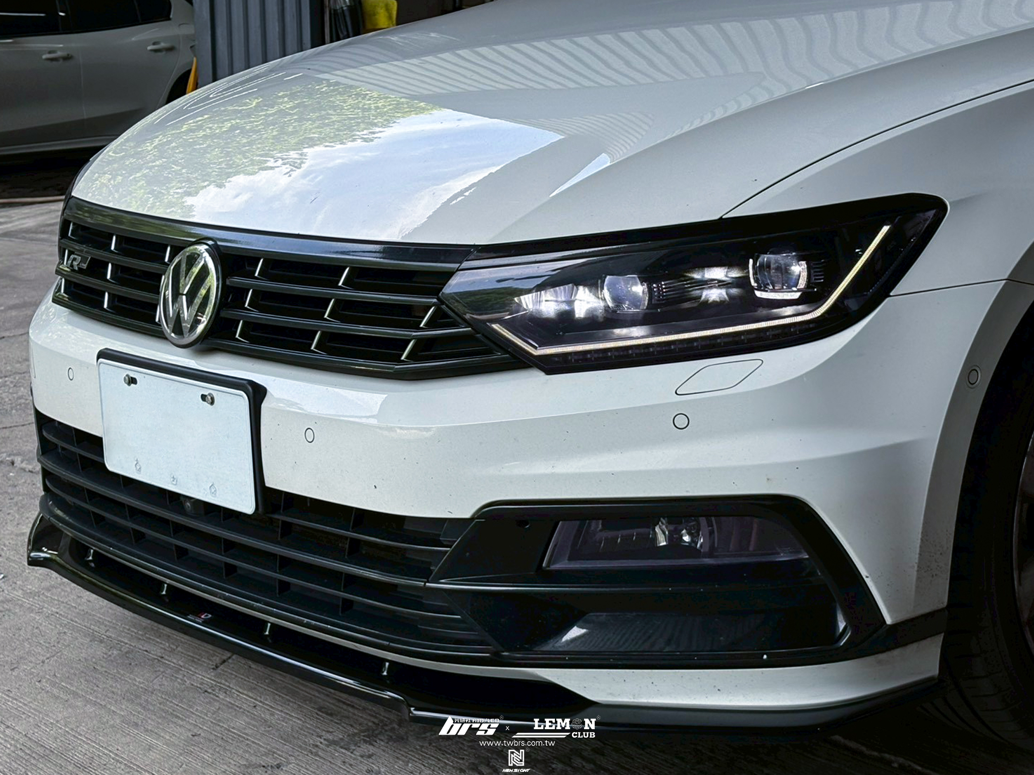 Volkswagen Passat B8 安裝 MAXTON前下巴