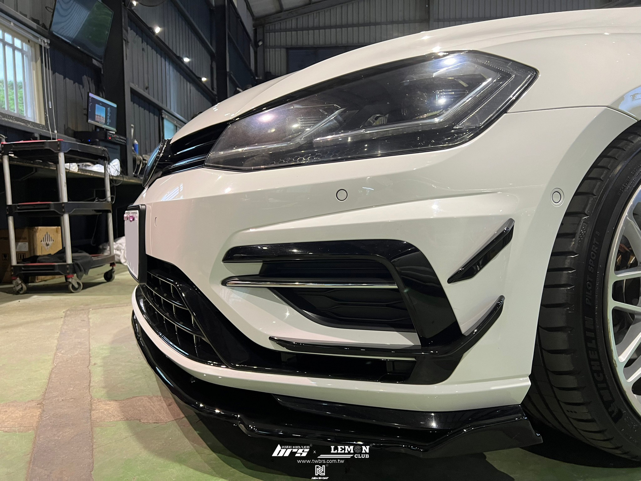 Volkswagen Golf 7.5 安裝 類MAX前下巴