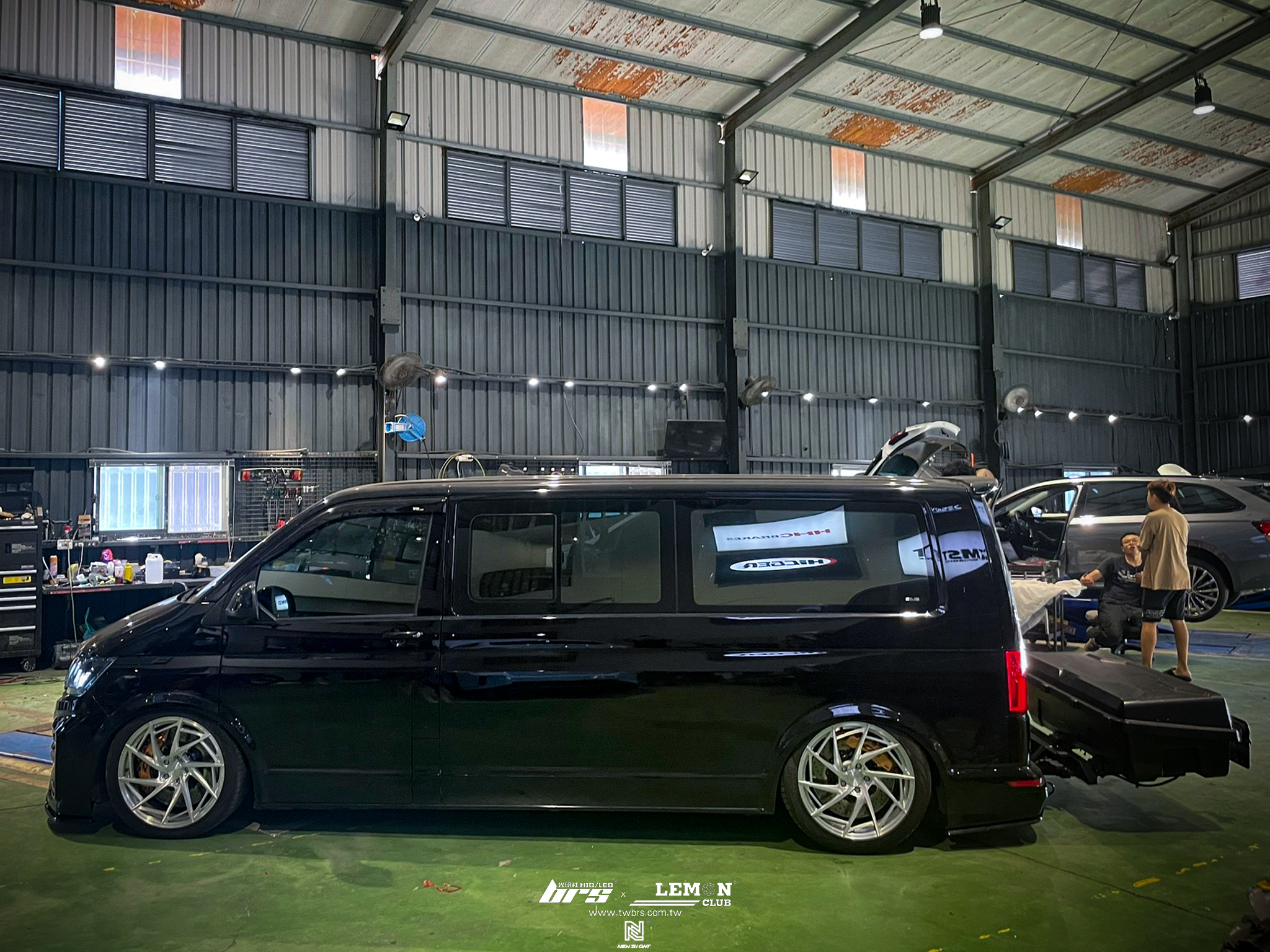 Volkswagen T6 Caravelle 安裝