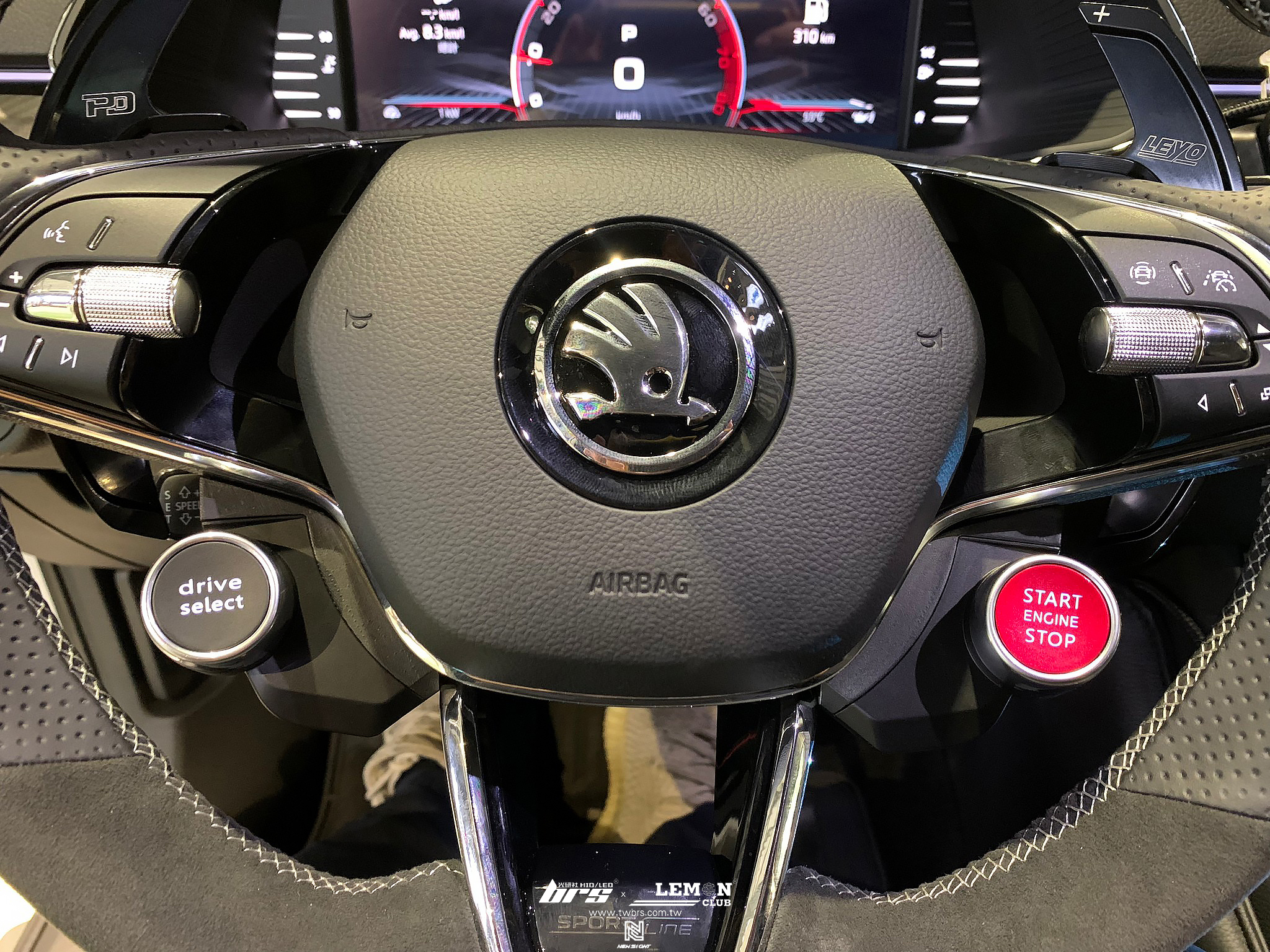 Skoda Superb 安裝 方向盤啟動按鍵(R8按鍵)