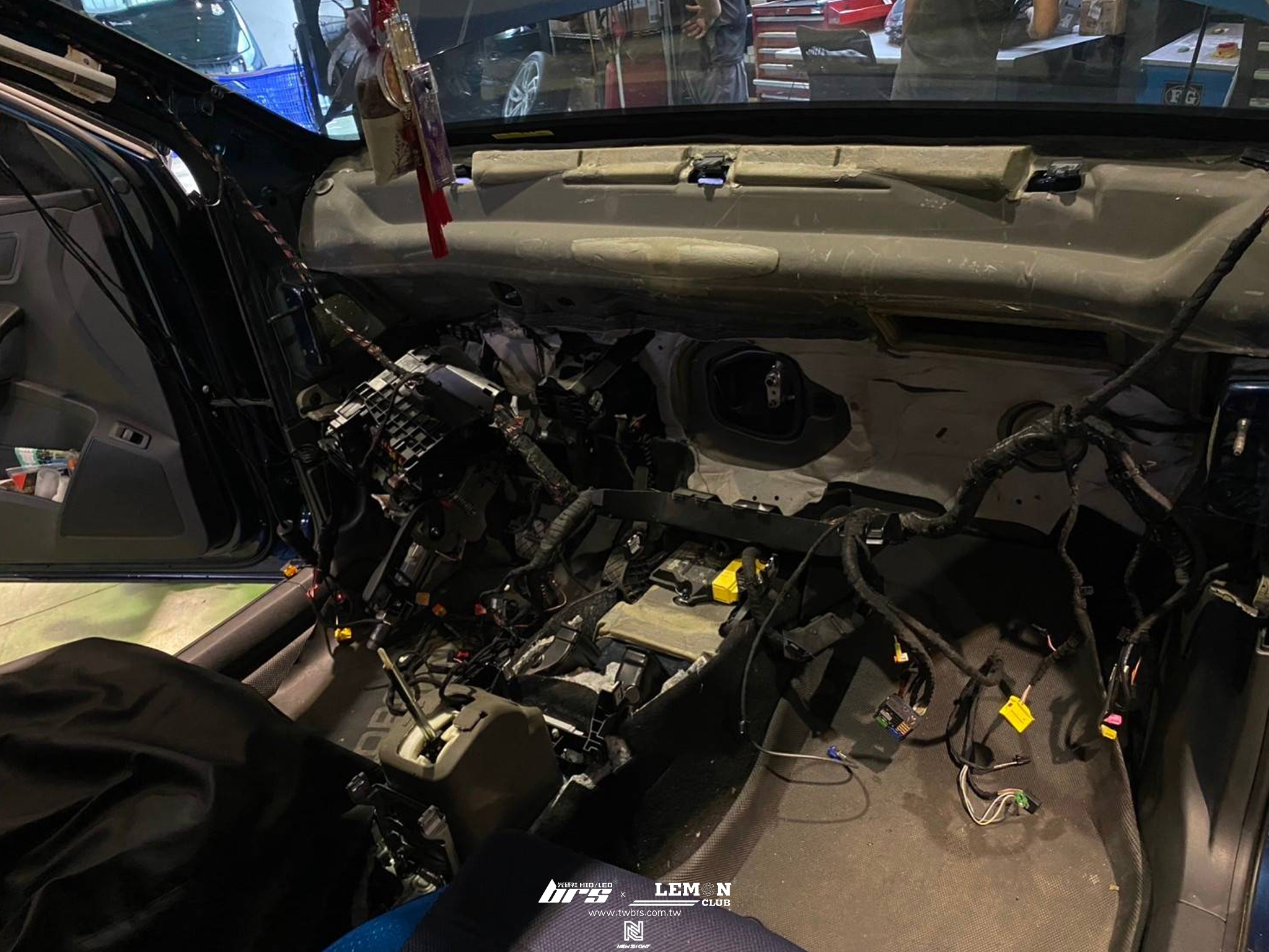 Skoda Karoq 安裝 風箱拆裝+冷排更換+冷氣清洗