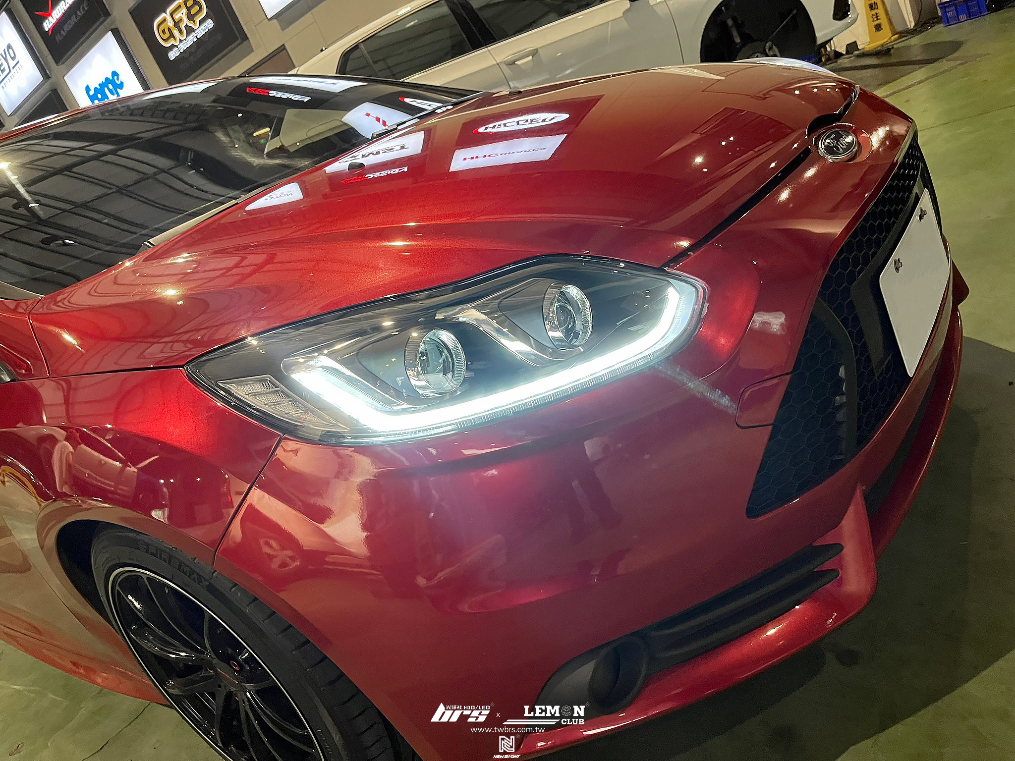 Ford Focus MK3 安裝 魚眼大燈總成