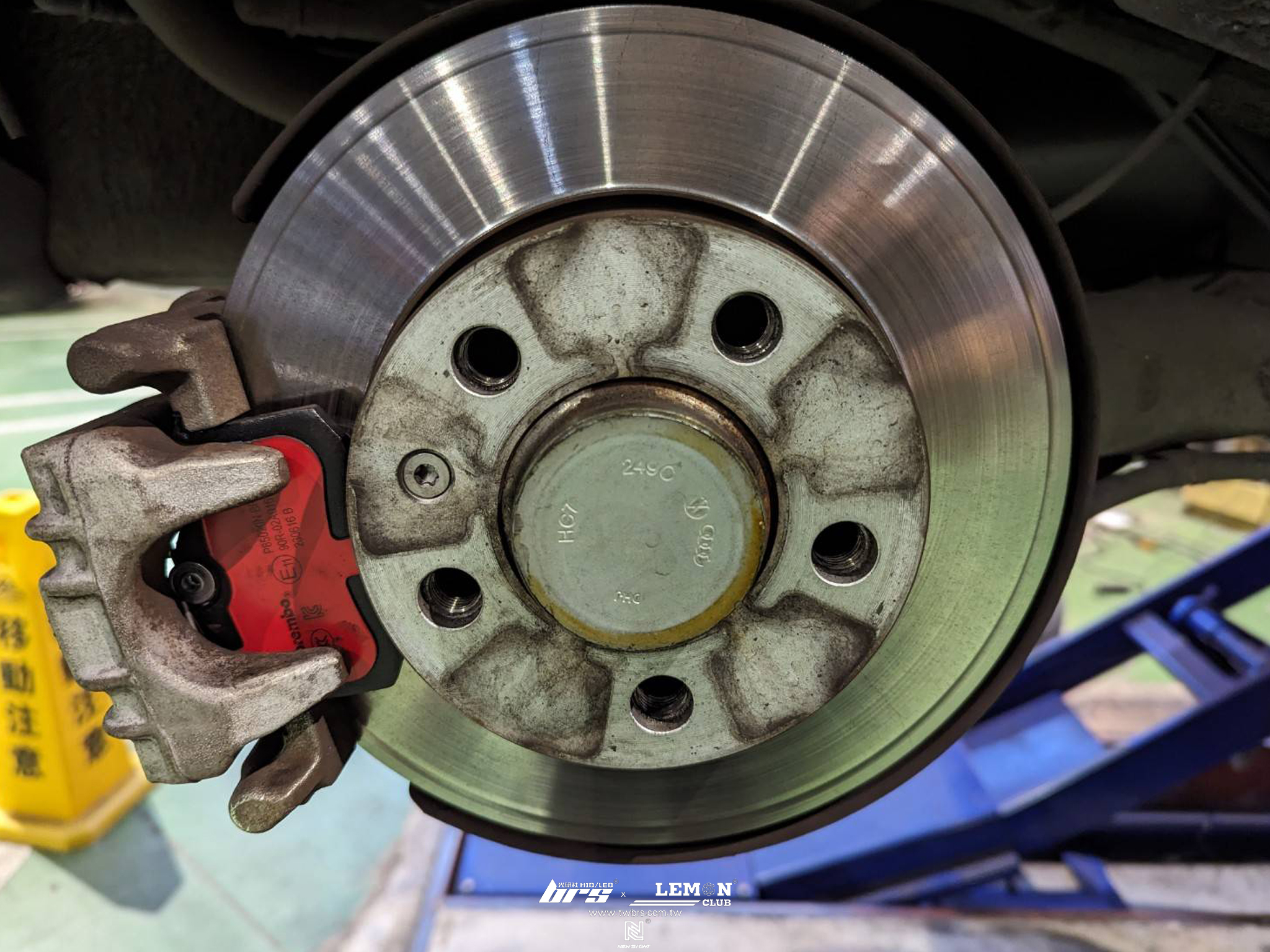 Skoda Rapid 保養 後Brembo來令片(紅皮)