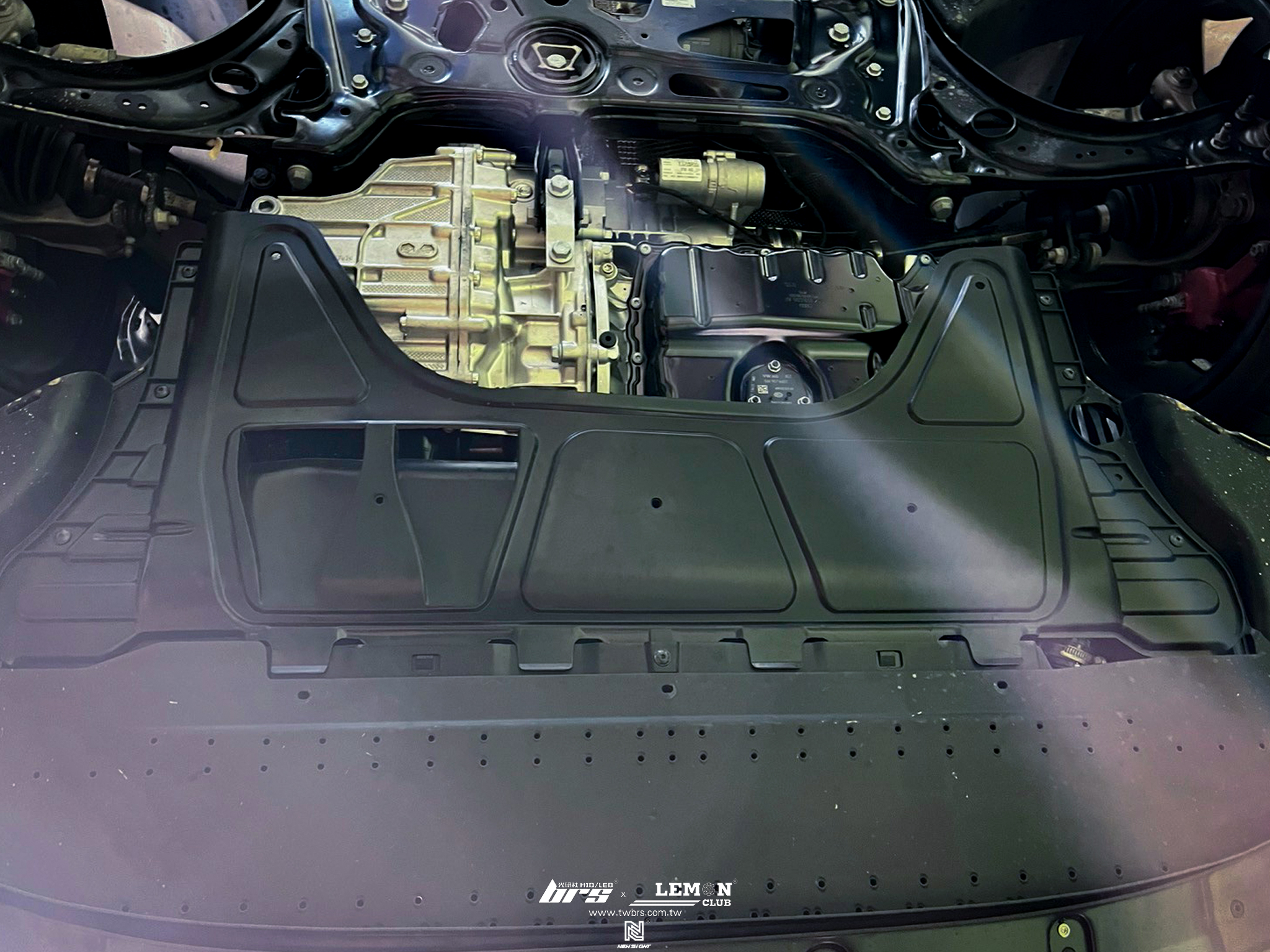 Skoda Octavia MK4.5 安裝 引擎前下護板