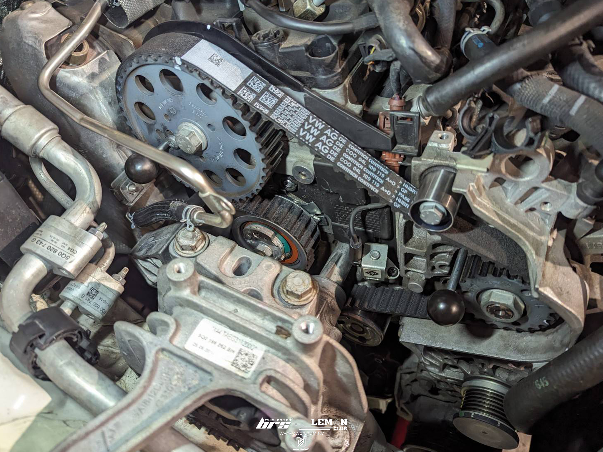 Skoda Octavia 保養(原廠正時皮帶+原廠機油泵皮帶+曲軸前油封+原廠柴油芯+DOT4號剎車油)+節氣門清洗+冷氣清洗