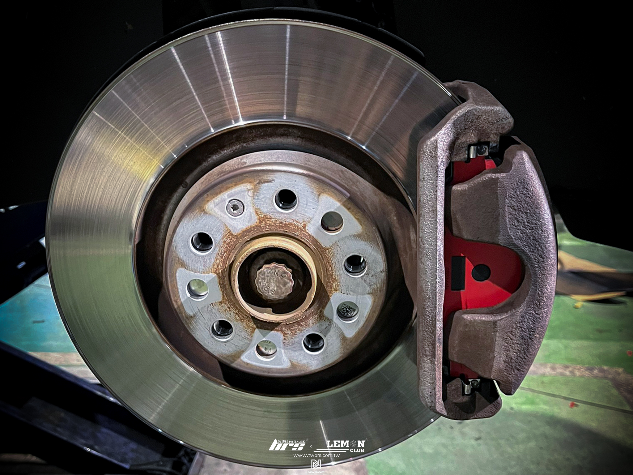 Skoda Kodiaq 安裝 前Brembo來令片(紅皮)