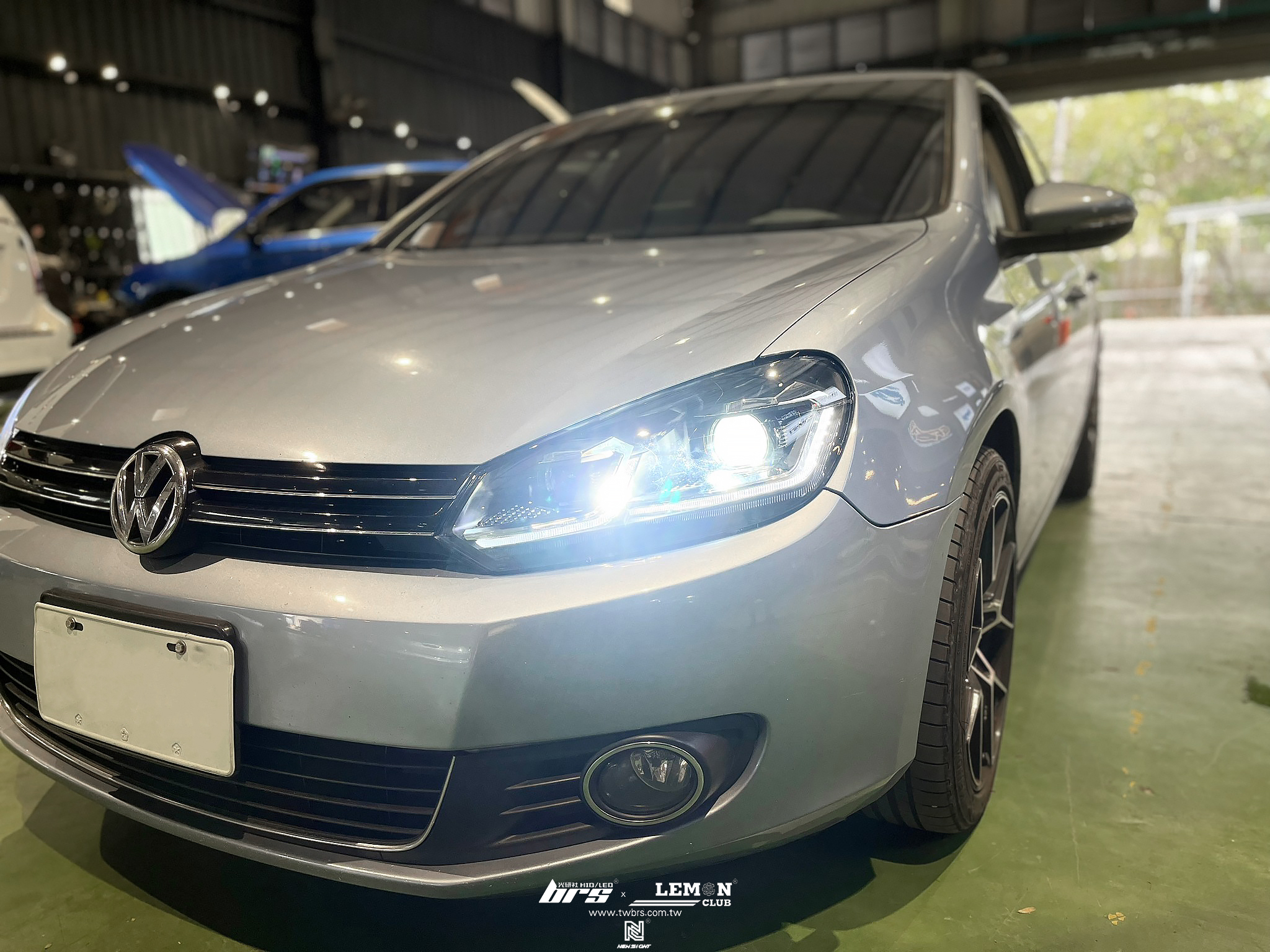 Volkswagen Golf 6 安裝 6改7.5銀線魚眼大燈總成+Highlight SS款(高階款) 6000K LED+R20流水尾燈