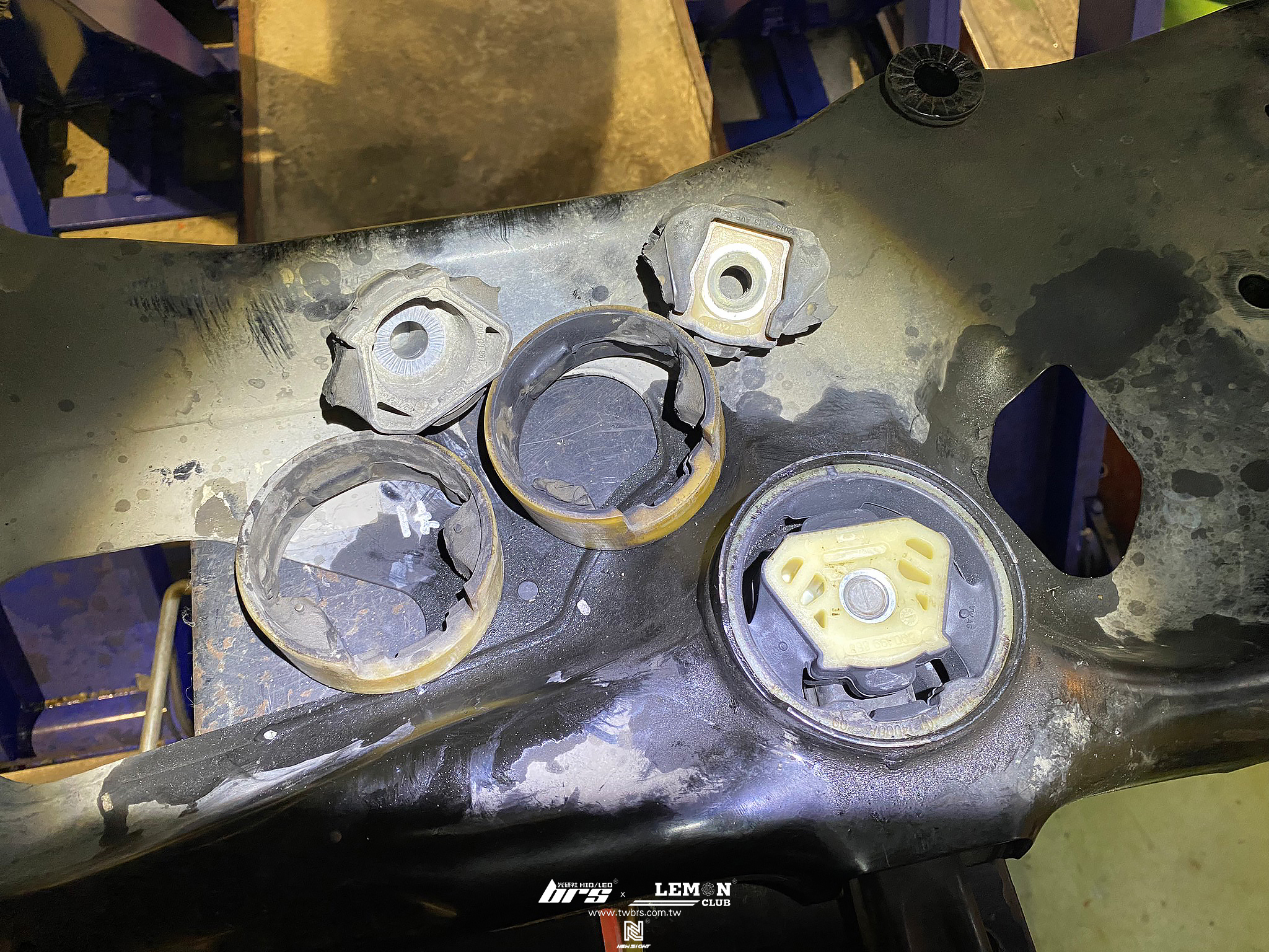 Volkswagen Touran 更換 工字梁襯套