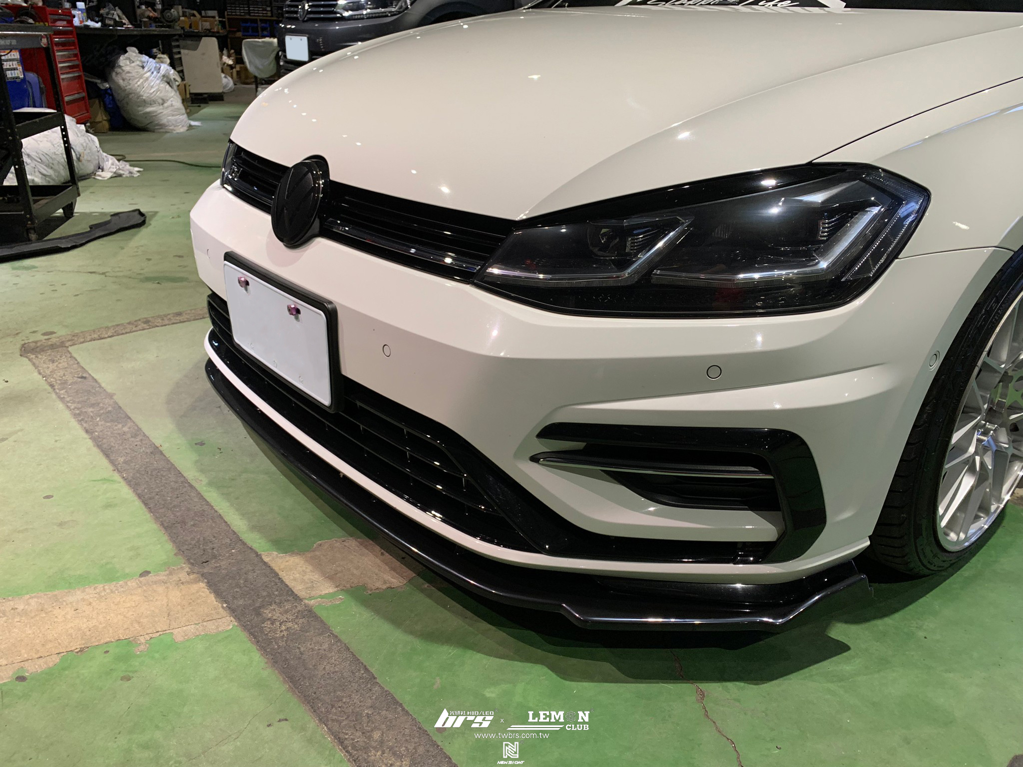 Volkswagen Golf 7.5 安裝 類MAX前下巴