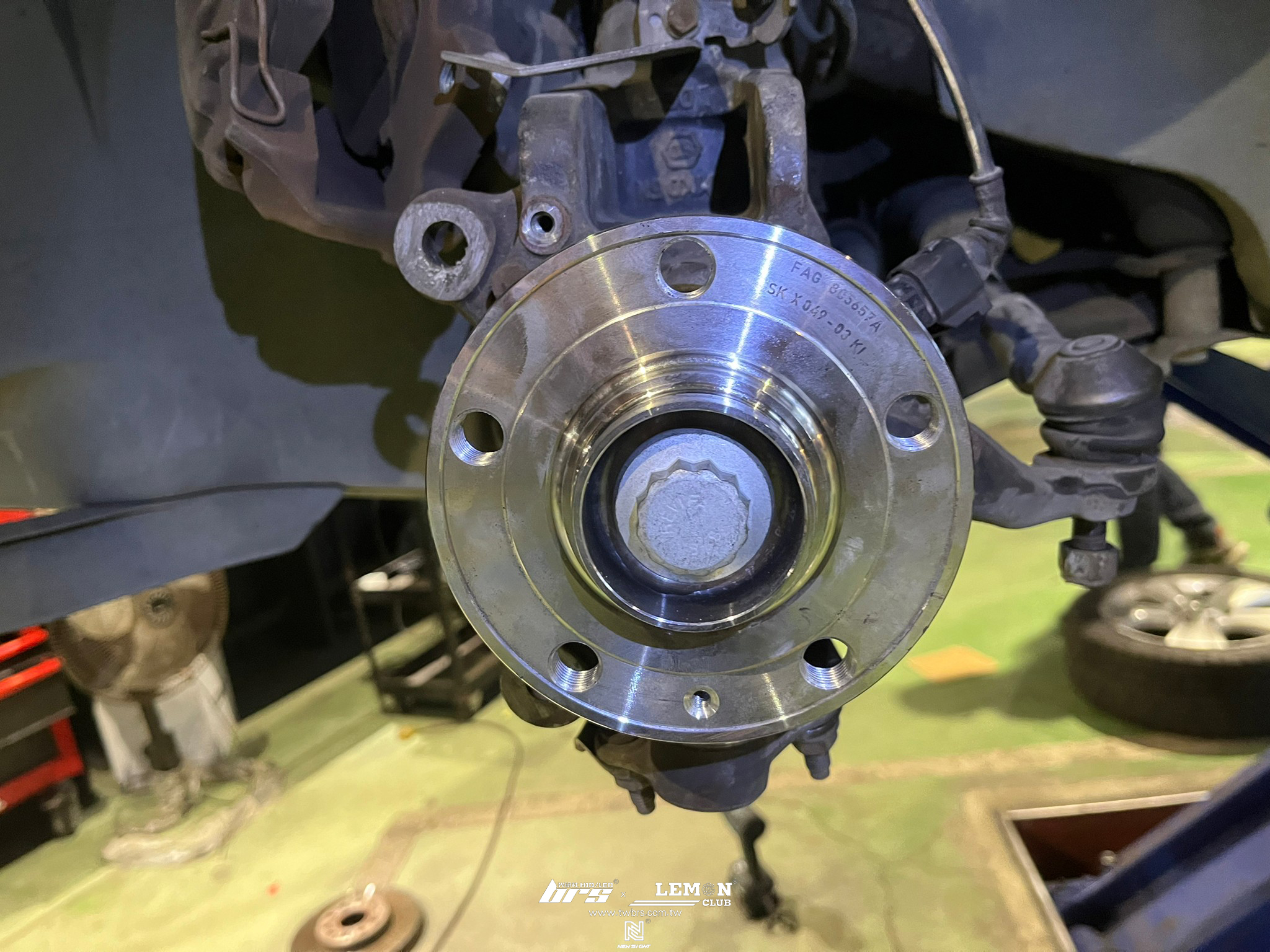 Skoda Yeti 安裝 前輪後輪軸承套件+HUNTER 3D電腦前輪定位