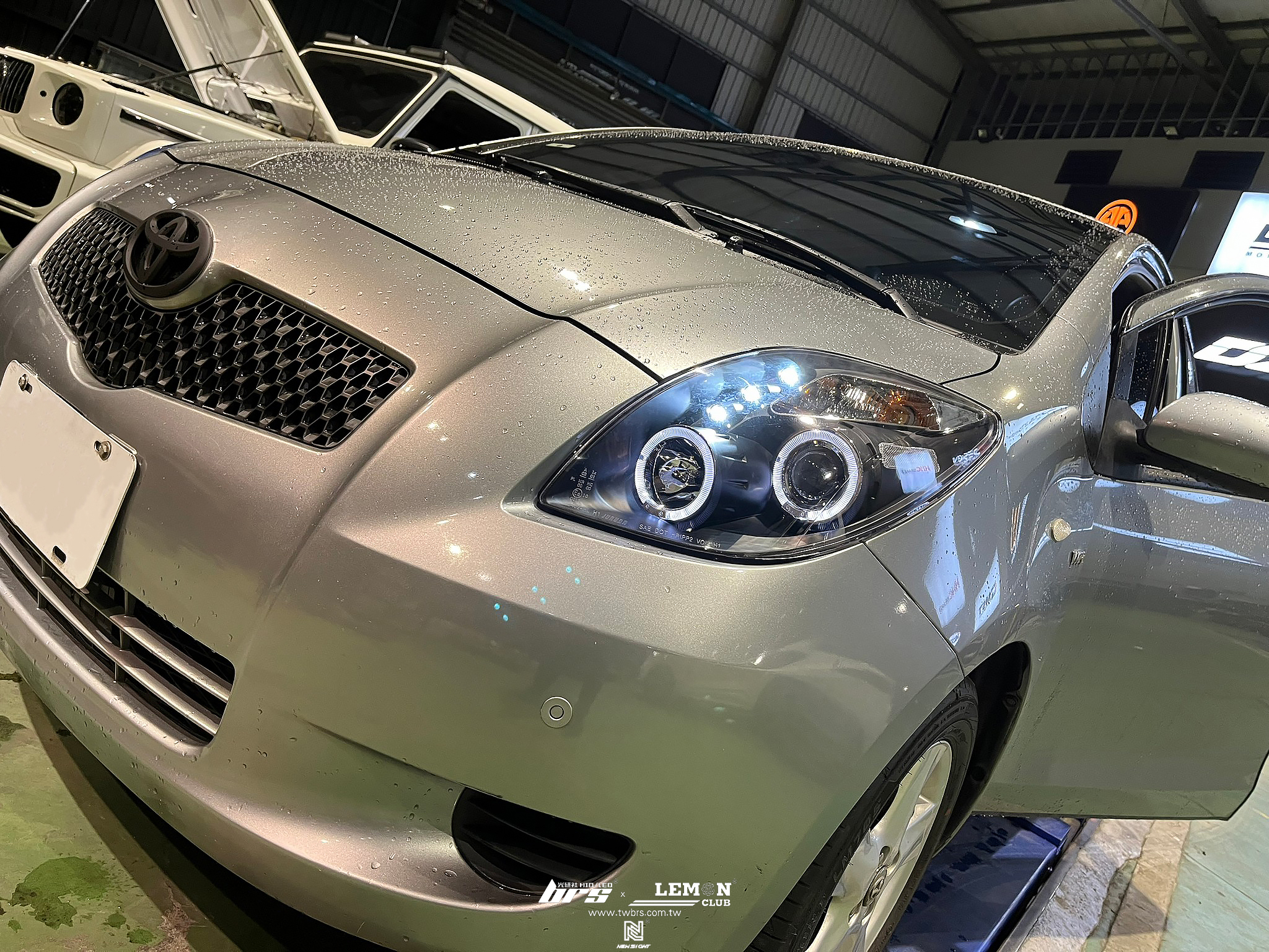 Toyota Yaris 安裝 雙光圈魚眼大燈總成