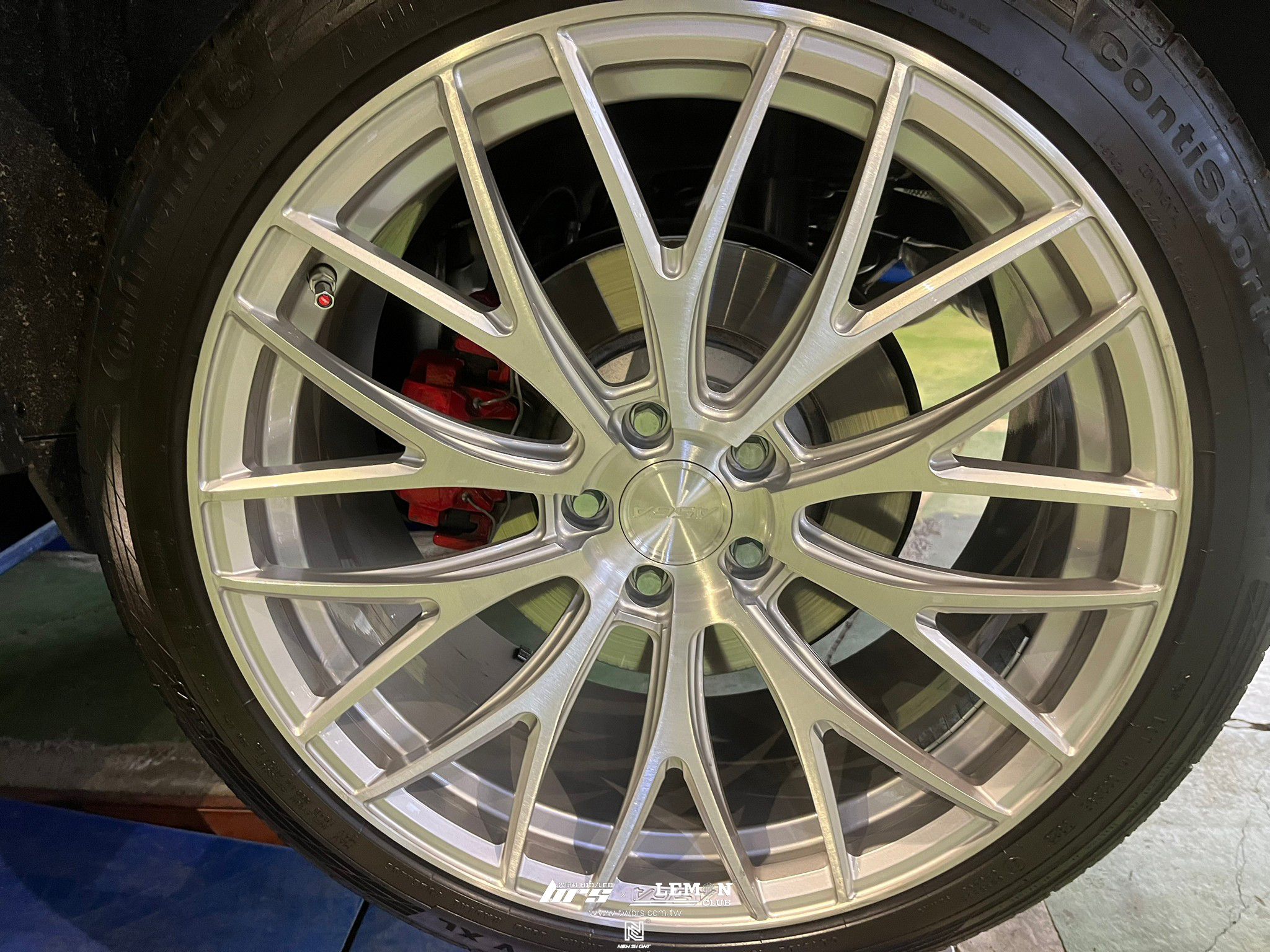 Skoda Kodiaq 安裝 原廠直接式胎壓系統搭配ORO金屬銀氣嘴