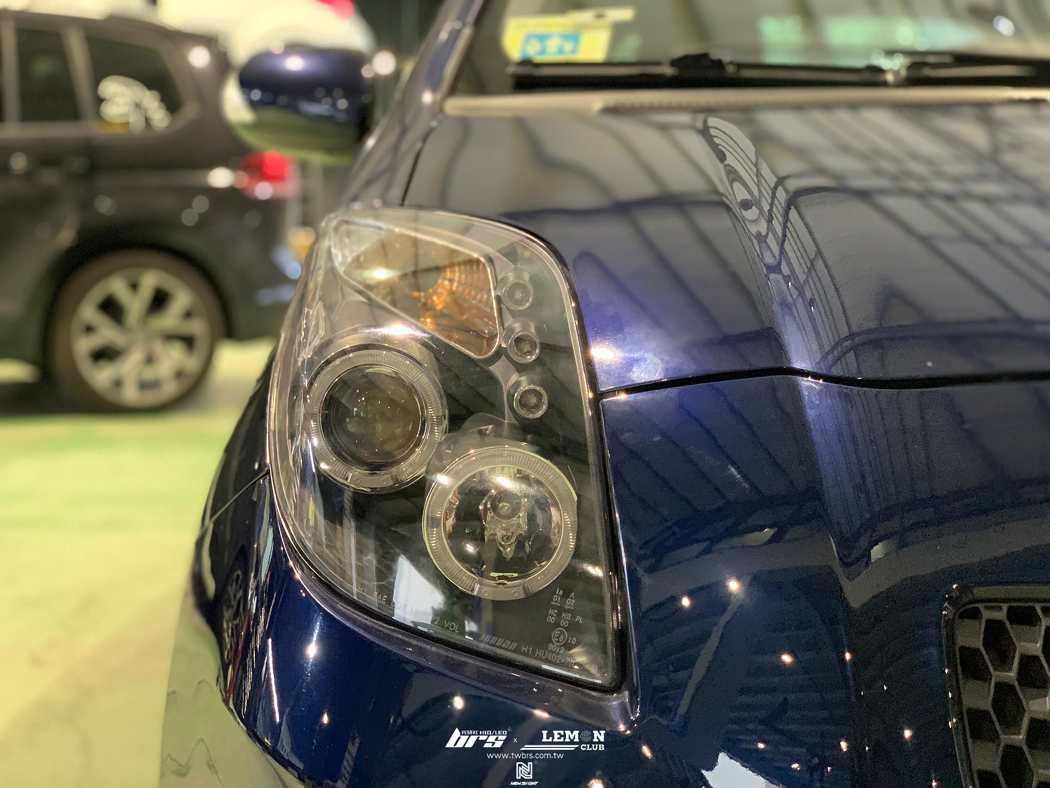 Toyota Yaris 安裝 魚眼大燈總成