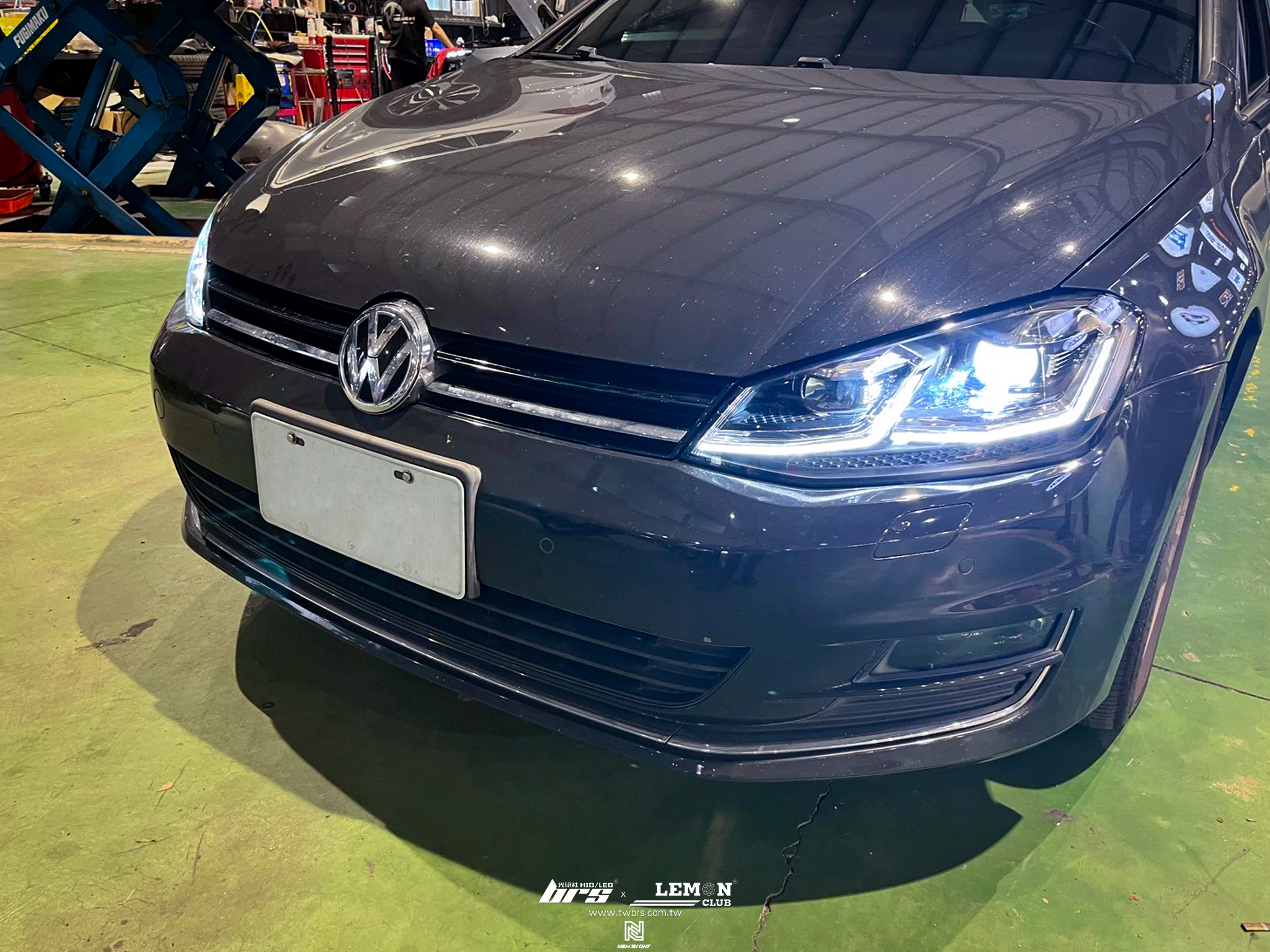Volkswagen Golf 7 安裝 7改7.5銀線魚眼大燈總成