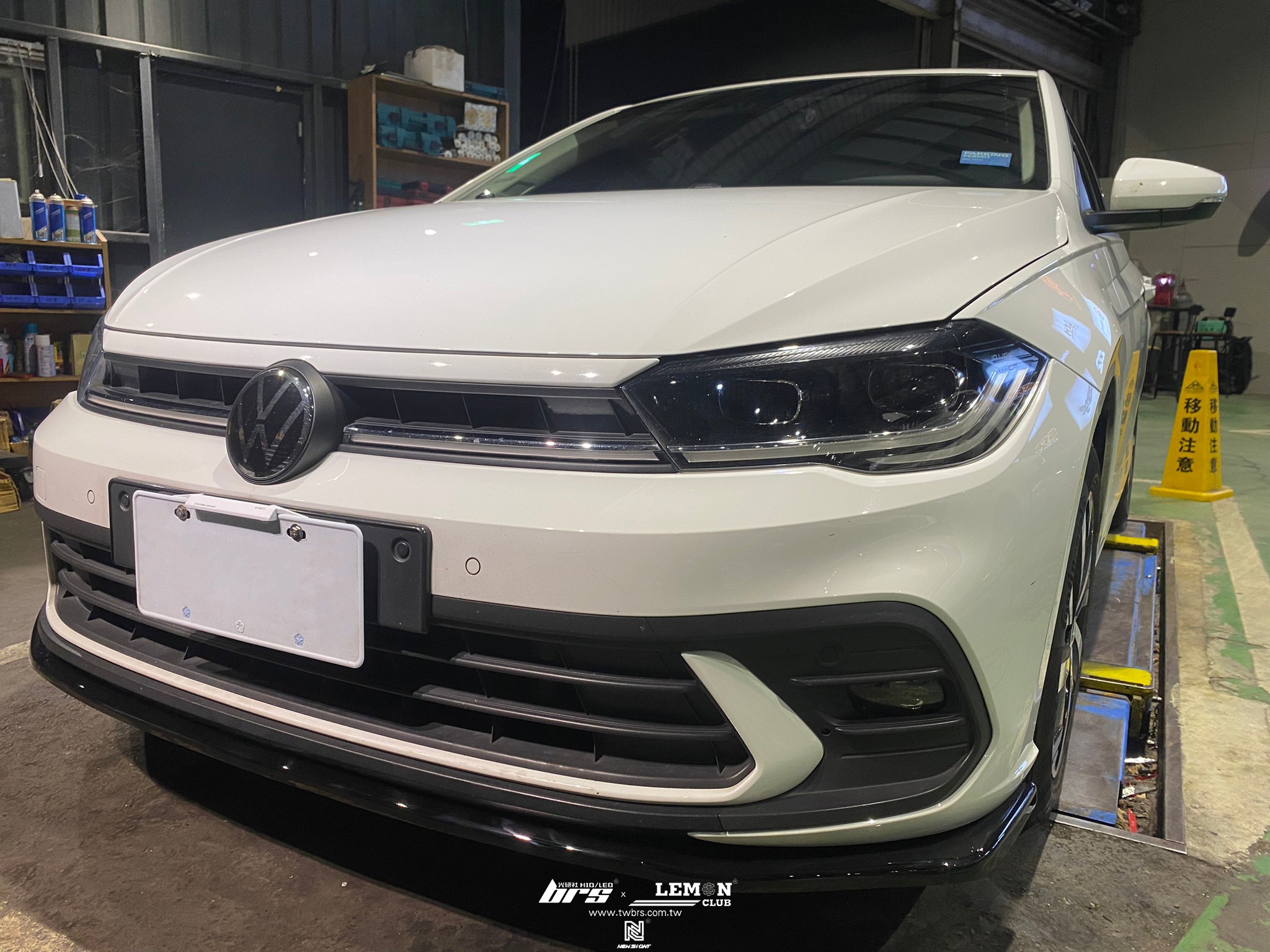 Volkswagen Polo 安裝 類MAX前下巴+類MAX尾翼