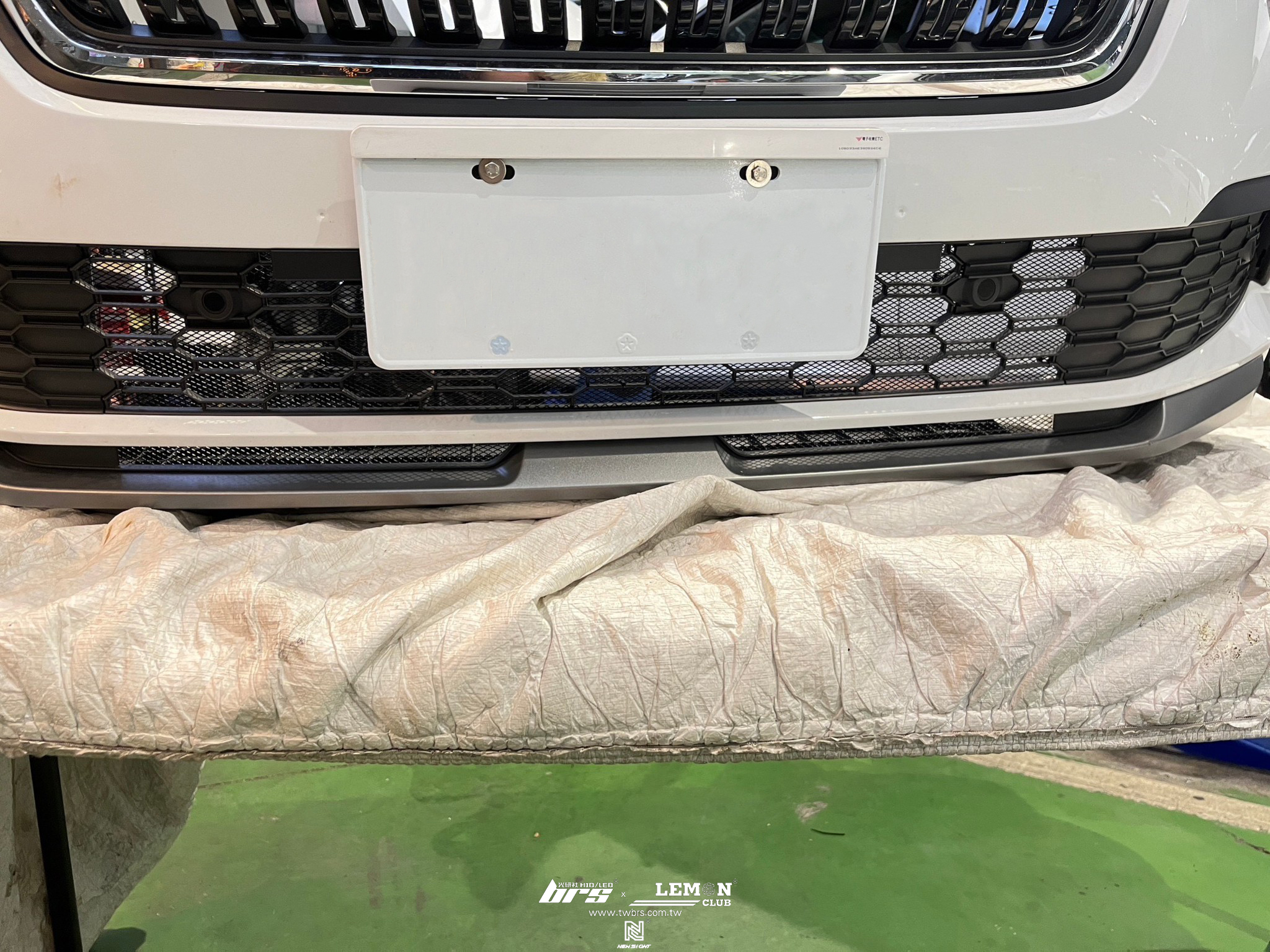 Skoda Kamiq 安裝 保桿防跳石網