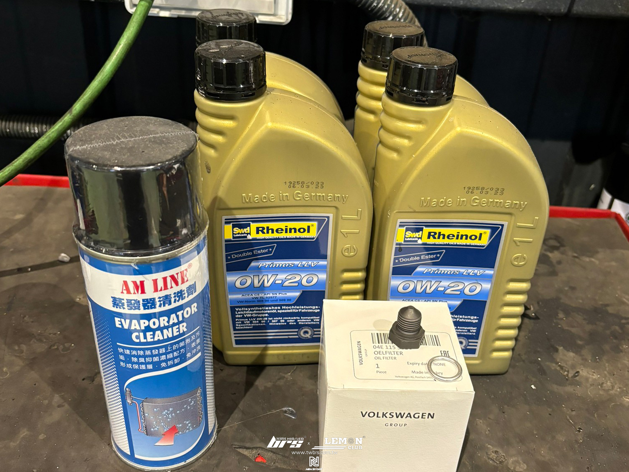 Skoda Fabia 保養(德國Rheinol萊茵機油0W20+原廠機油芯+原廠洩油螺絲+原廠洩油螺絲墊片)+蒸發器清洗