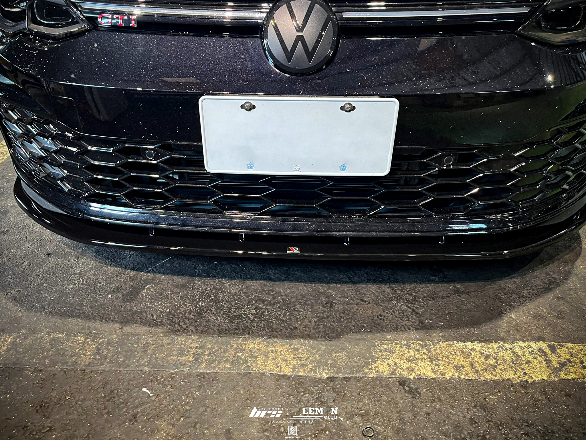 Volkswagen Golf 8 GTI 安裝 類MAX前下巴