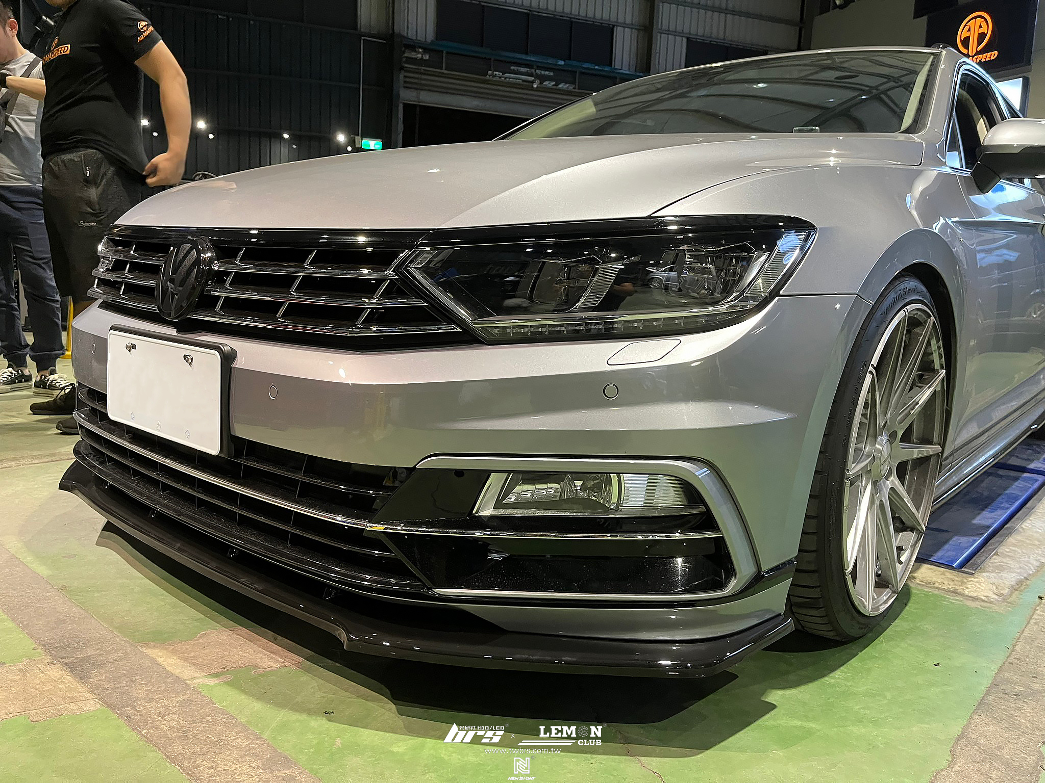Volkswagen Passat B8 安裝 類MAX前下巴