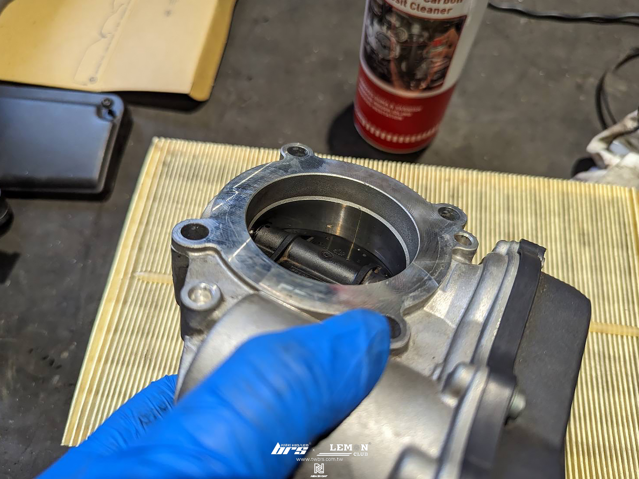 Skoda Superb 保養(原廠火星塞+杏合醫療級MQB冷氣空調濾芯+原廠進氣濾芯)+節氣門清洗