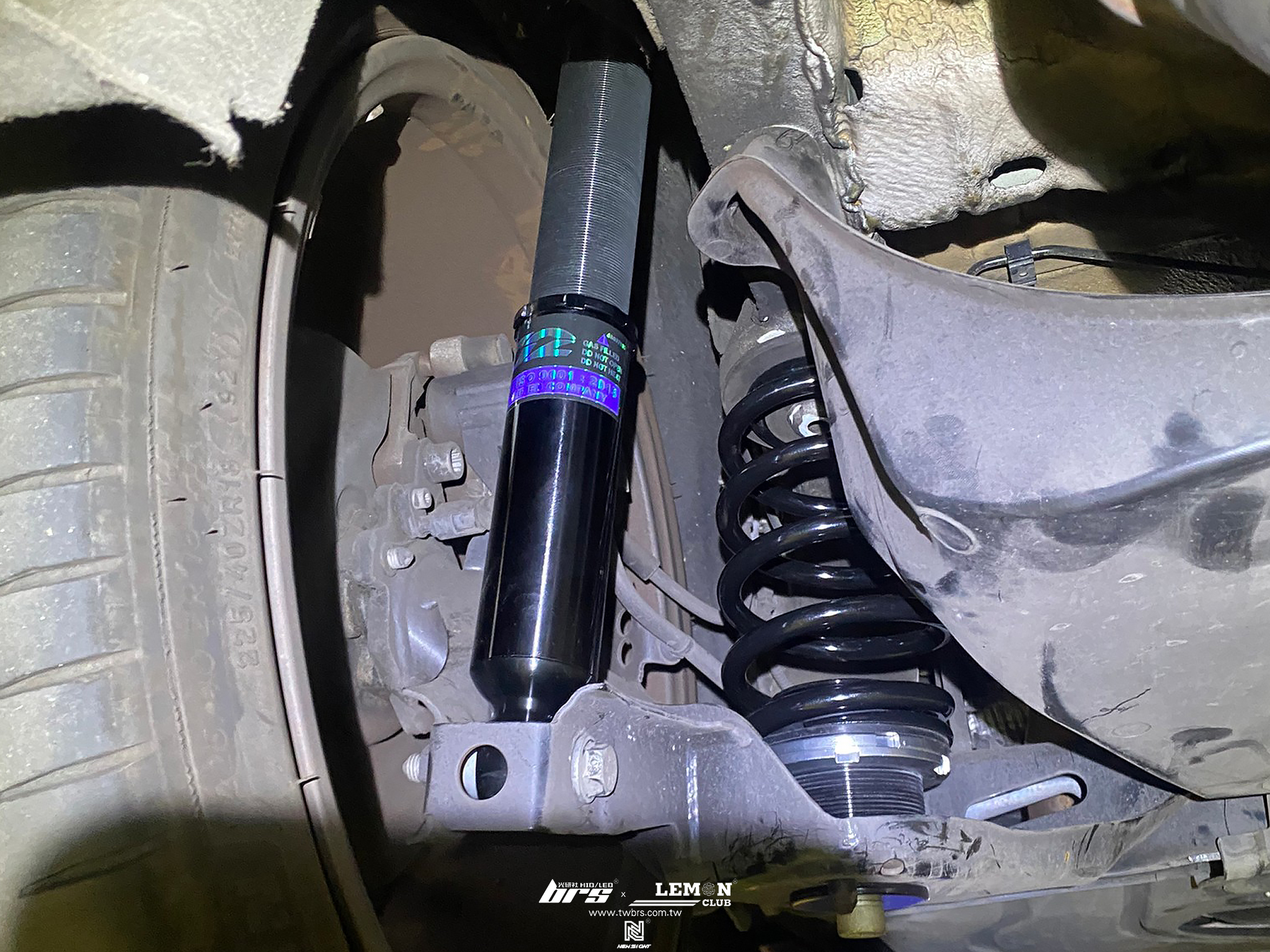 Volkswagen Golf 8 安裝 D2避震器