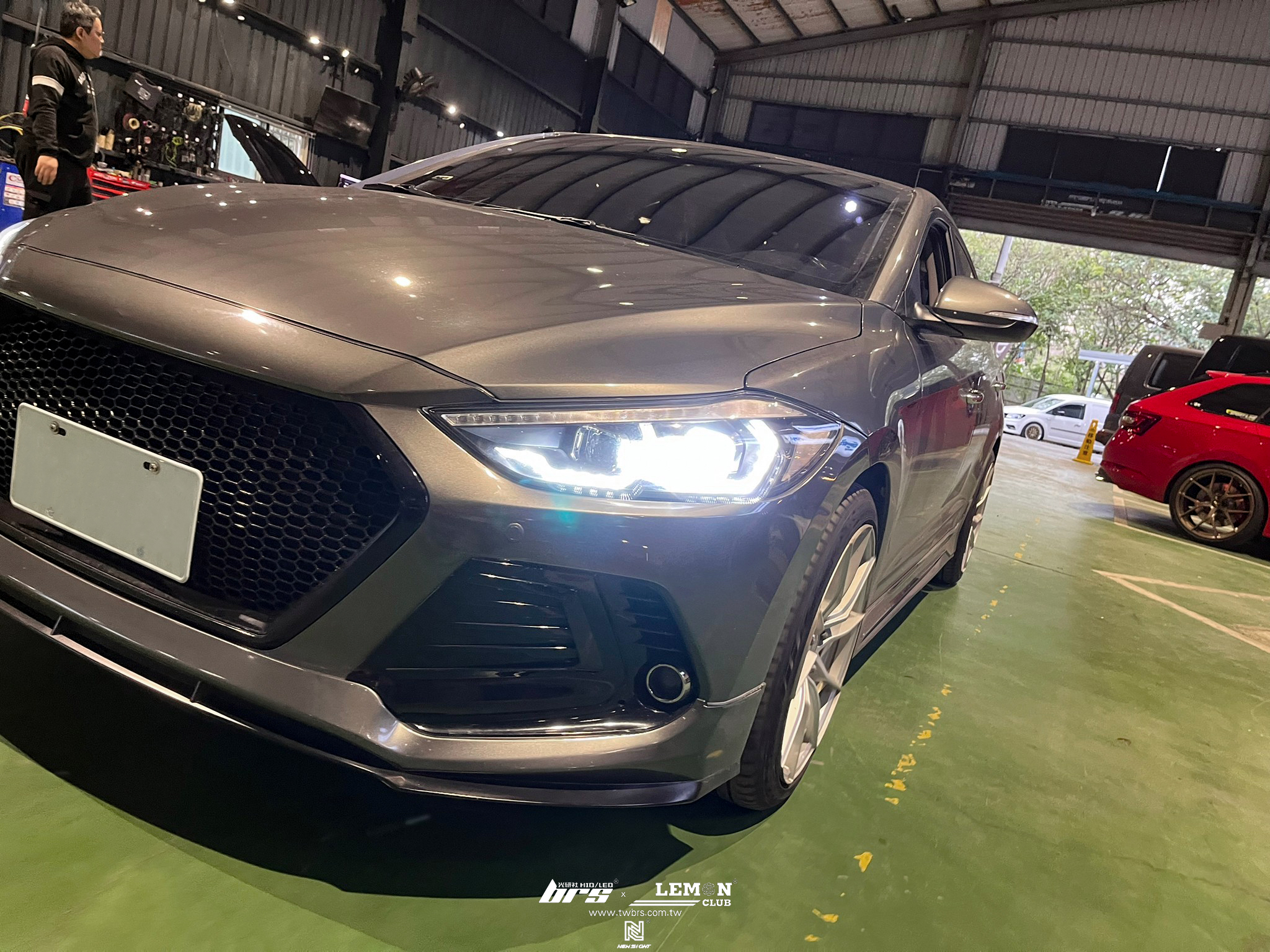 Hyundai Elantra 安裝 H7 6000K 高階款LED