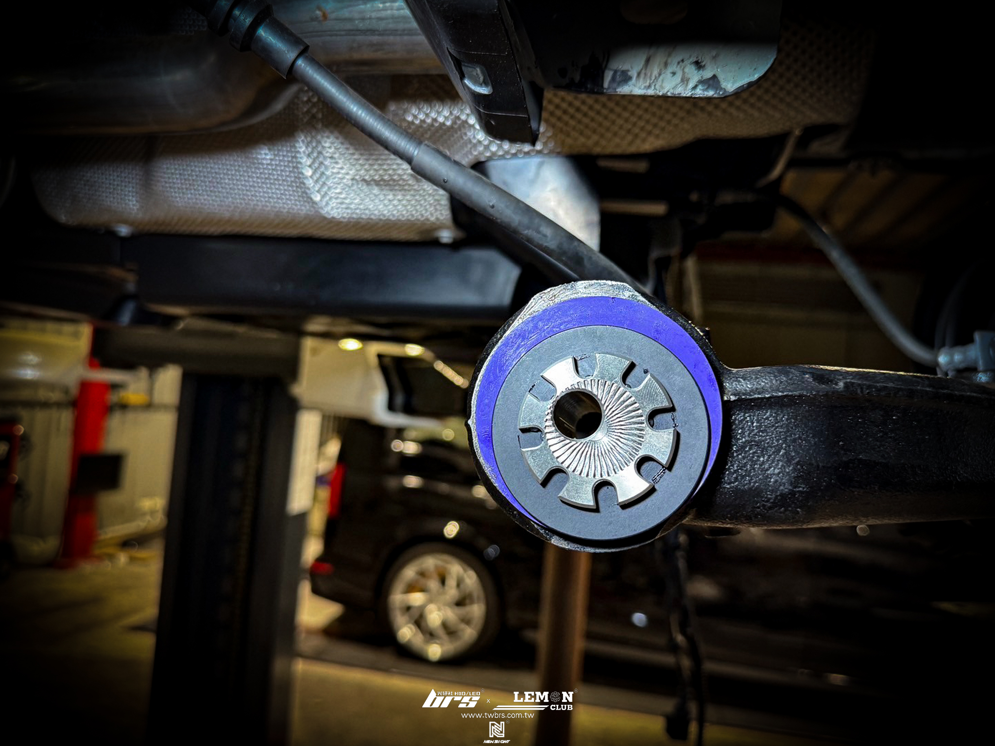 Volkswagen T6 保養 後仰角調整器更換