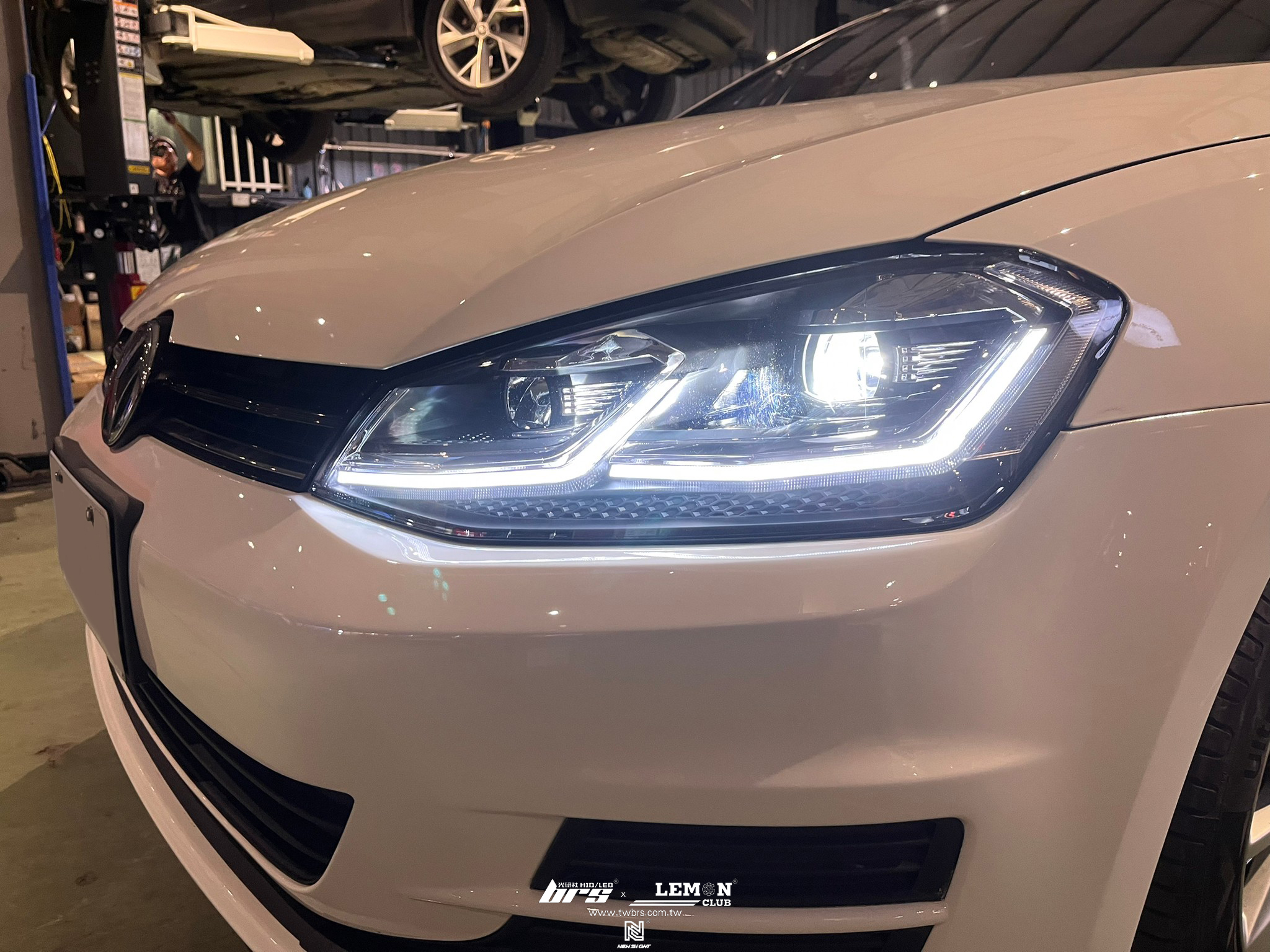 Volkswagen Golf 7 安裝 7改7.5銀線魚眼大燈總成+YEAKY大燈35W 6500K HID