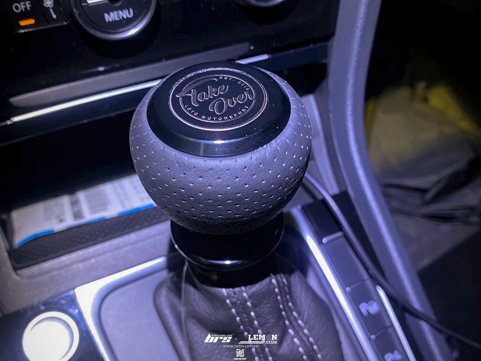 Volkswagen Golf 7.5 安裝 Leyo皮革自排排檔頭