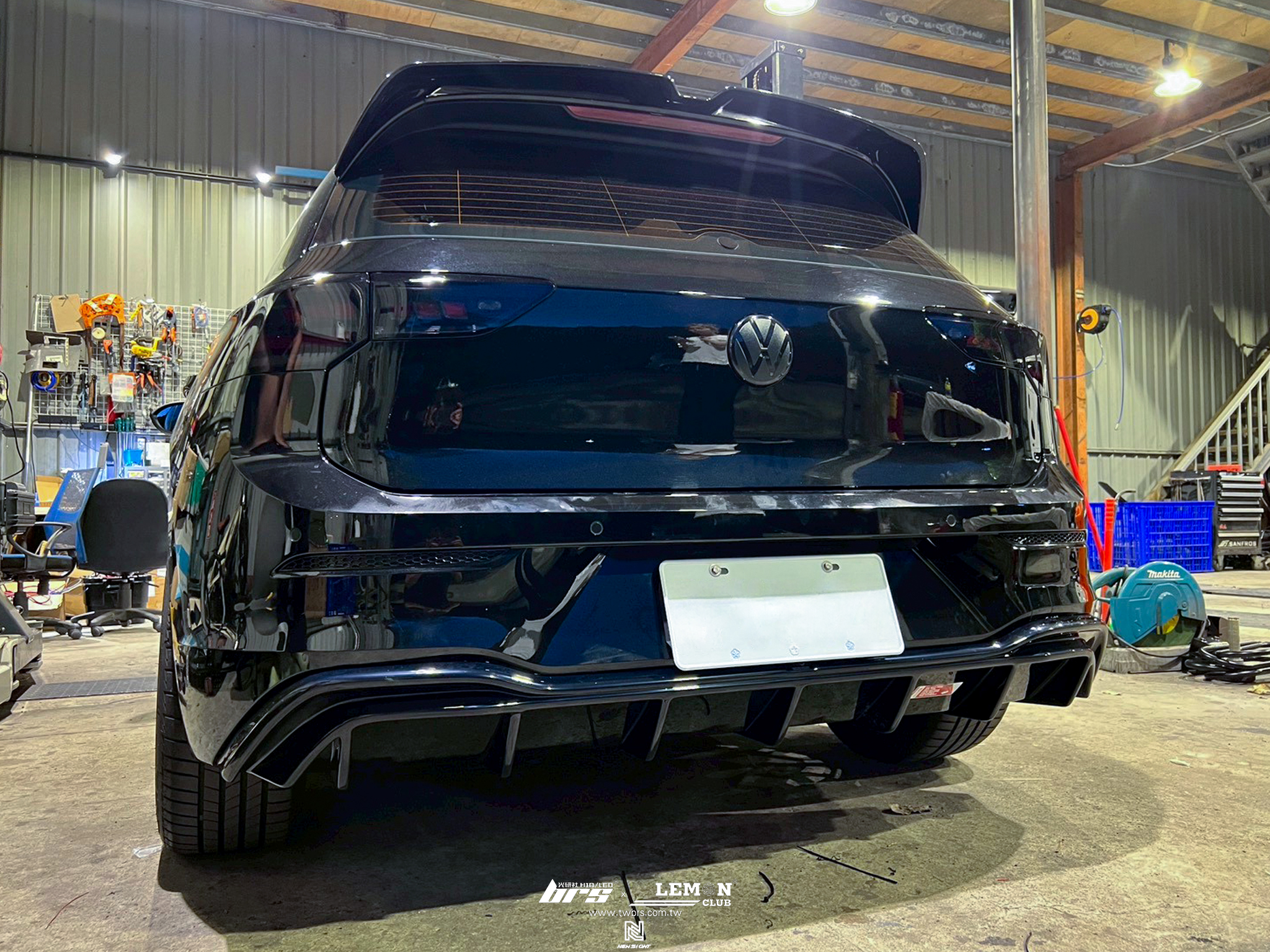 Volkswagen Golf 8.5 安裝 MAXTON後下擾流