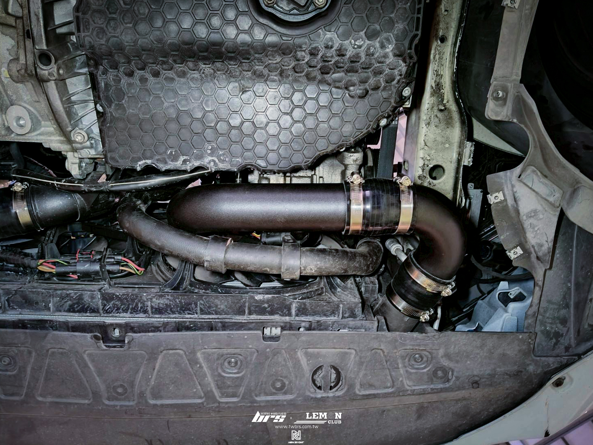 Skoda Superb 安裝 Barkerli EA888 渦輪管