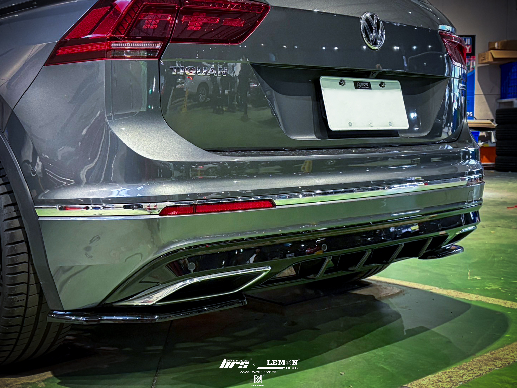Volkswagen New Tiguan R-Line 安裝 類MAX後下包角+專用尾門燈+後下擾流