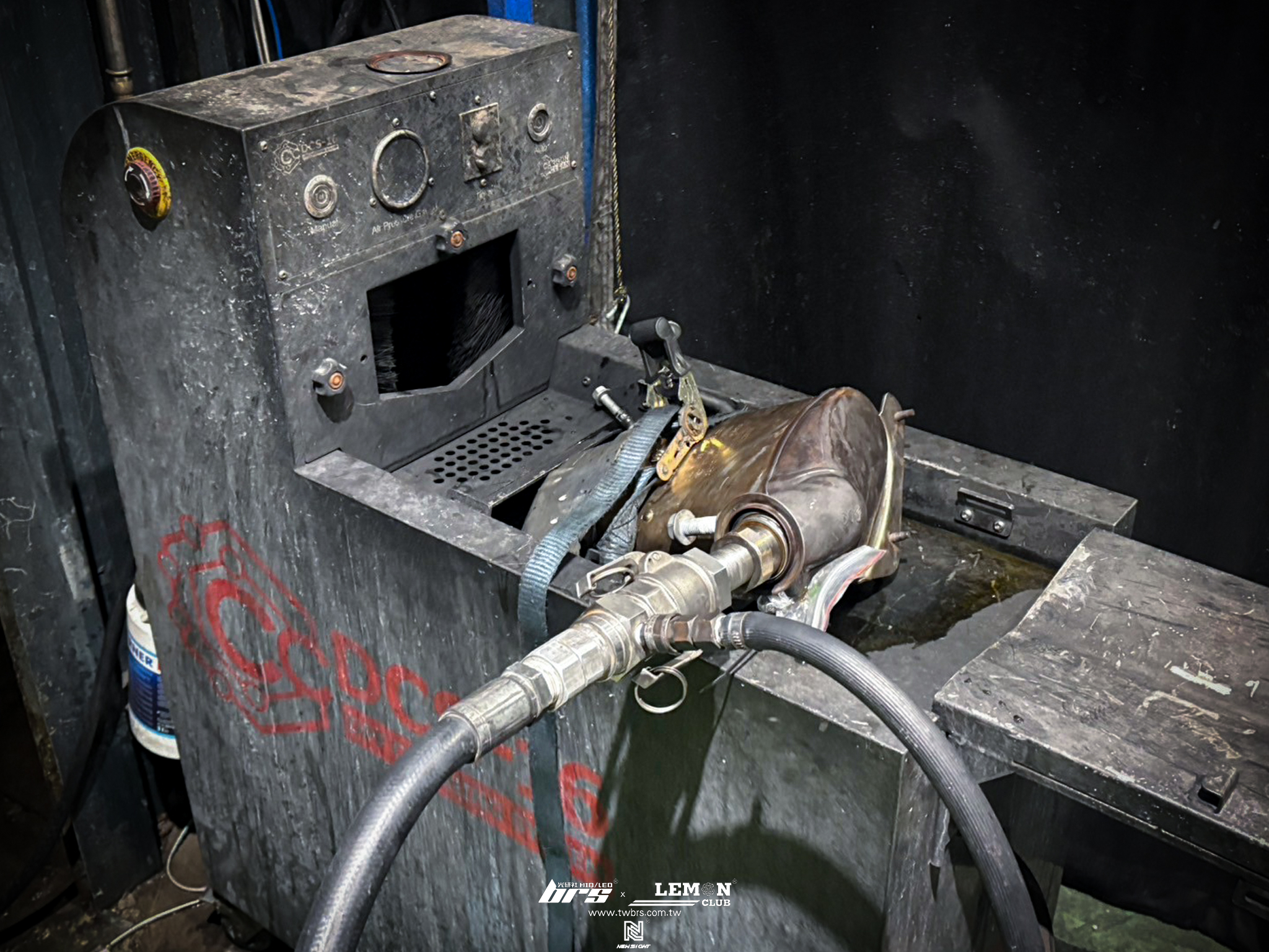 Skoda Yeti 保養 DPF清洗+Fuchs Titan Gt1 Pro C3 5W30機油更換+原廠洩油螺絲更換+原廠機油芯更換+柴油芯更換+原廠外皮帶更換+HUNTER 3D電腦四輪定位