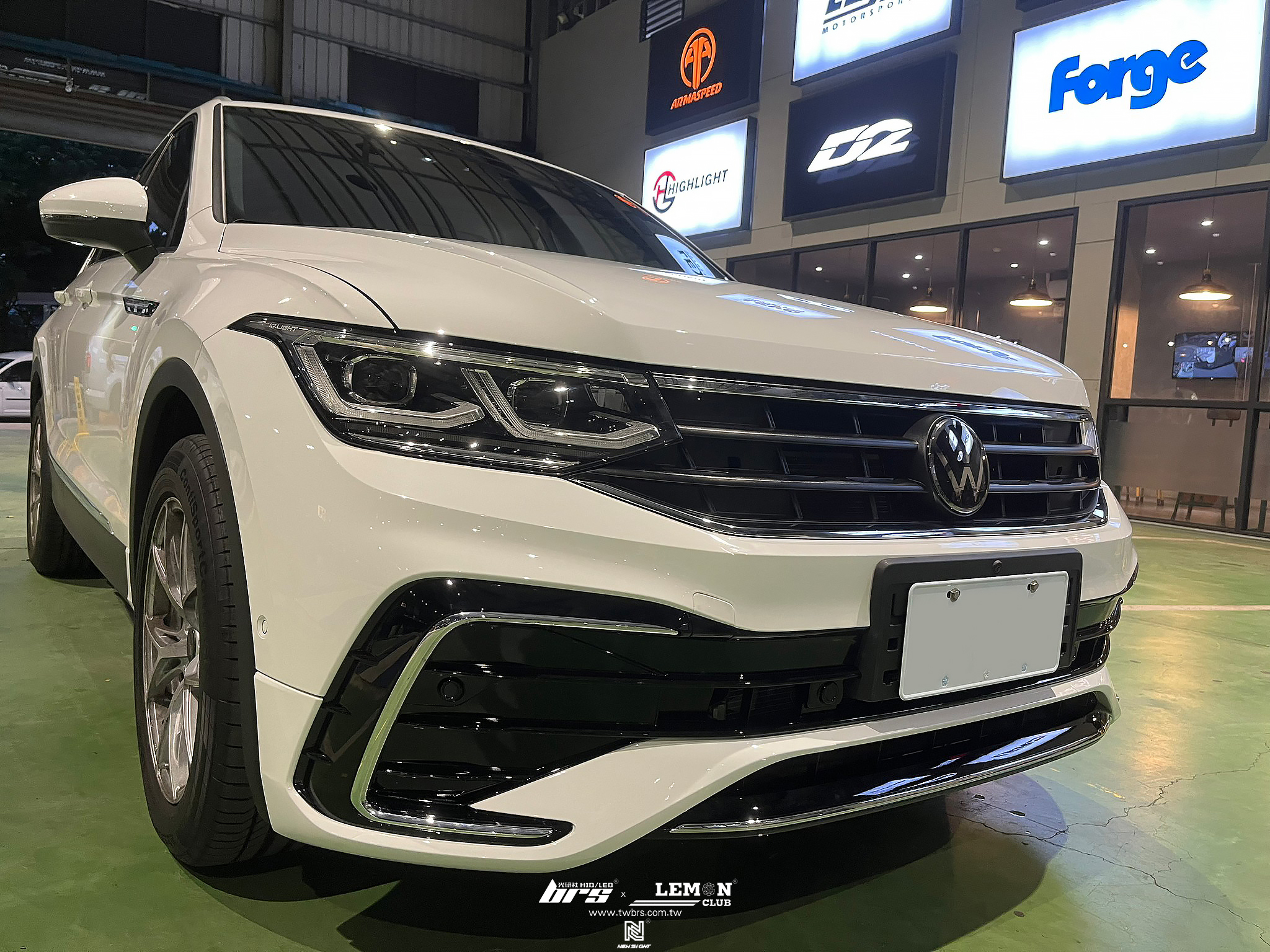 Volkswagen New Tiguan 安裝 21年式R-Line前保桿+環景校正