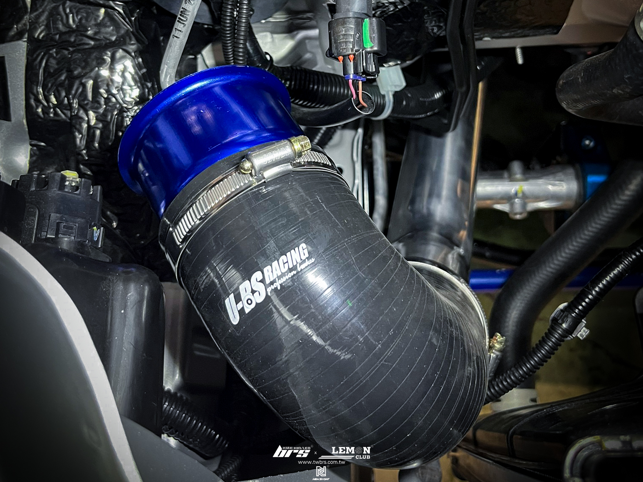 Toyota Town Ace 安裝 U-BS鋁合金進氣管