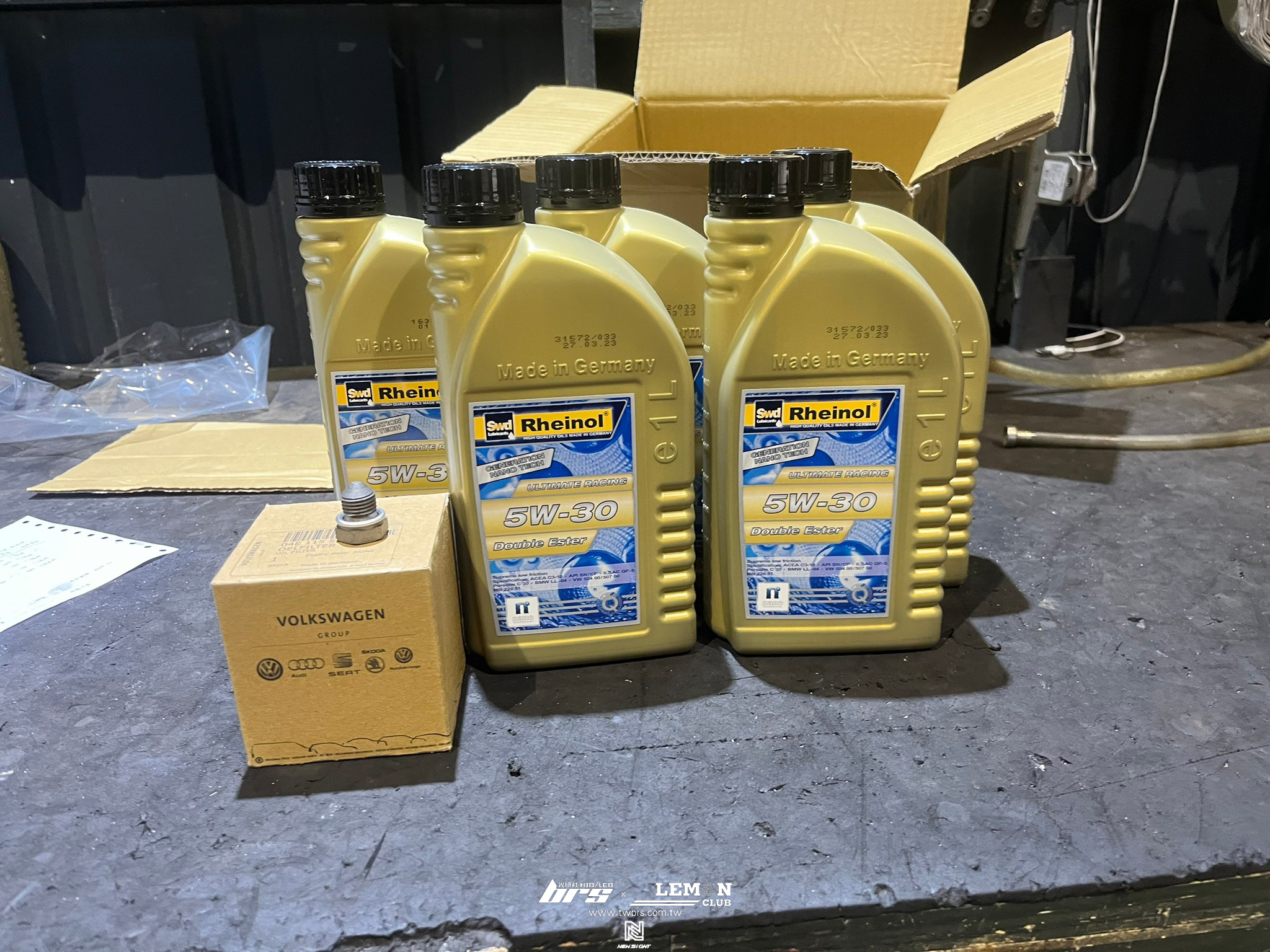 Volkswagen Caddy 保養(萊茵機油5W30+原廠機油芯+原廠洩油螺絲+墊片)