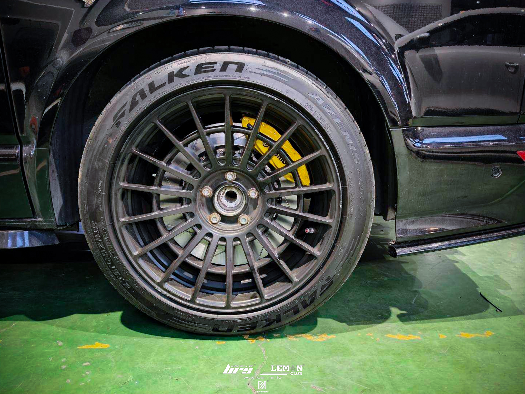 Volkswagen T6.1 Multivan 安裝 前Brembo ZL1六活塞+全浮動370mm盤面+後Brembo ZL1四活塞+全浮動370mm盤面+T6.1手剎車專用機構