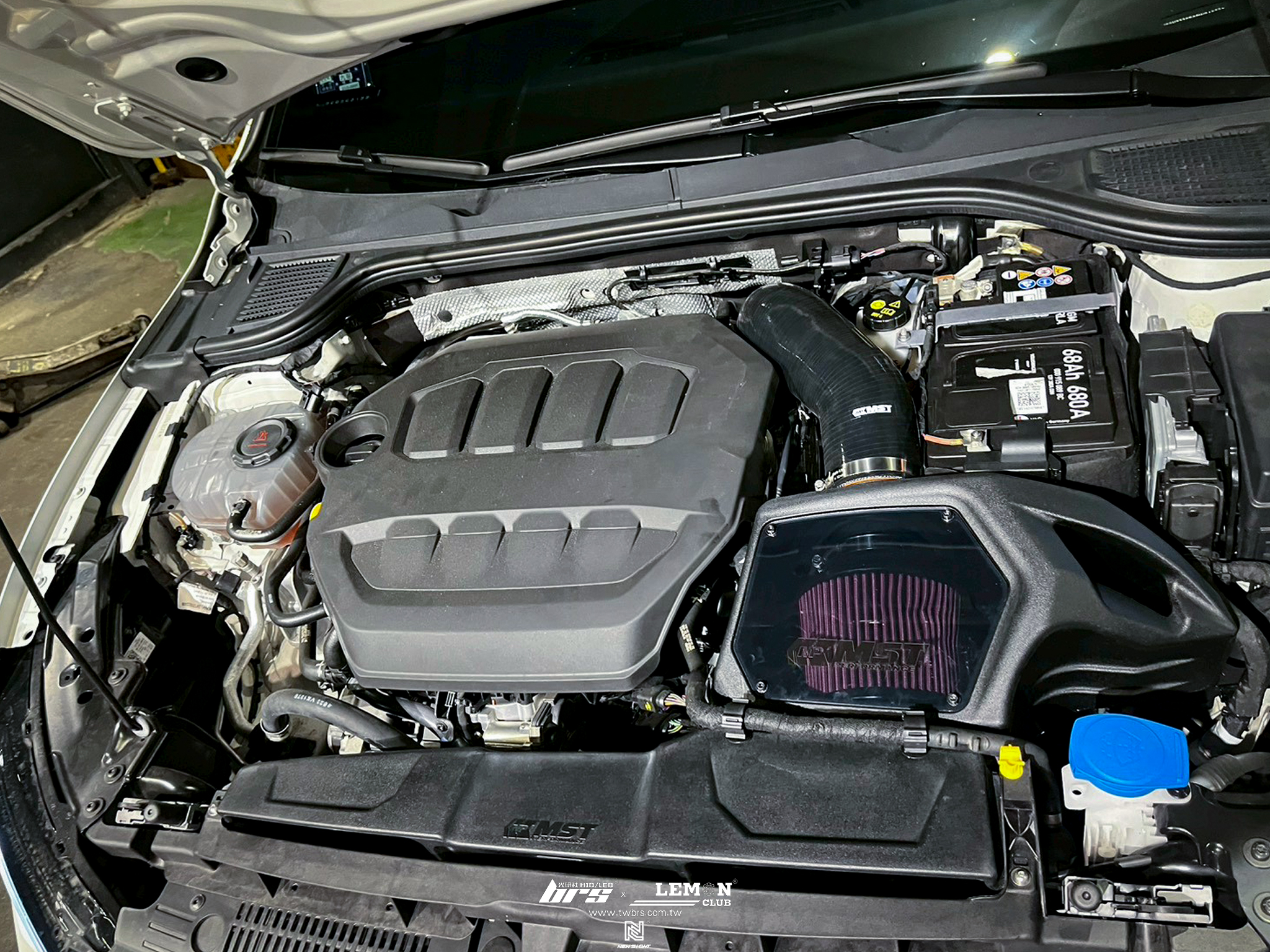 Volkswagen Golf 8 GTI 安裝 MST進氣系統