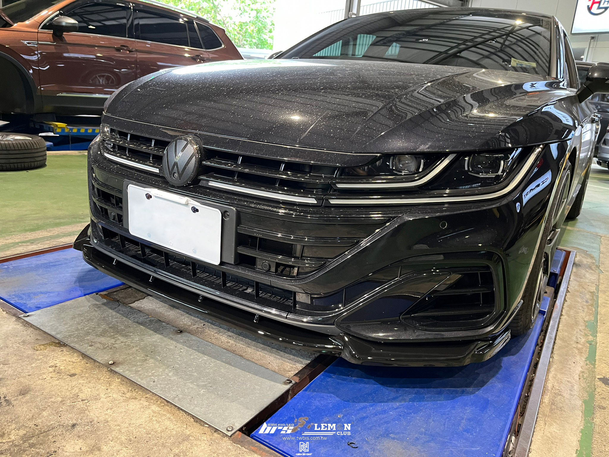 Volkswagen Arteon 安裝 類MAX前下巴+類MAX側裙