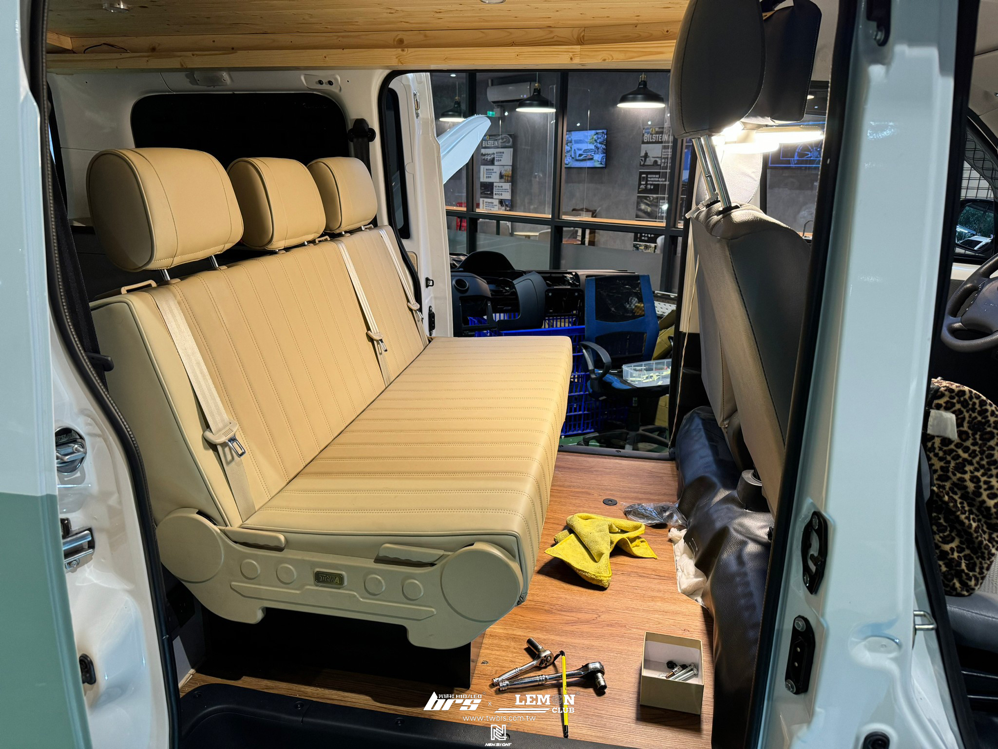 Toyota Town Ace 安裝 床椅底座