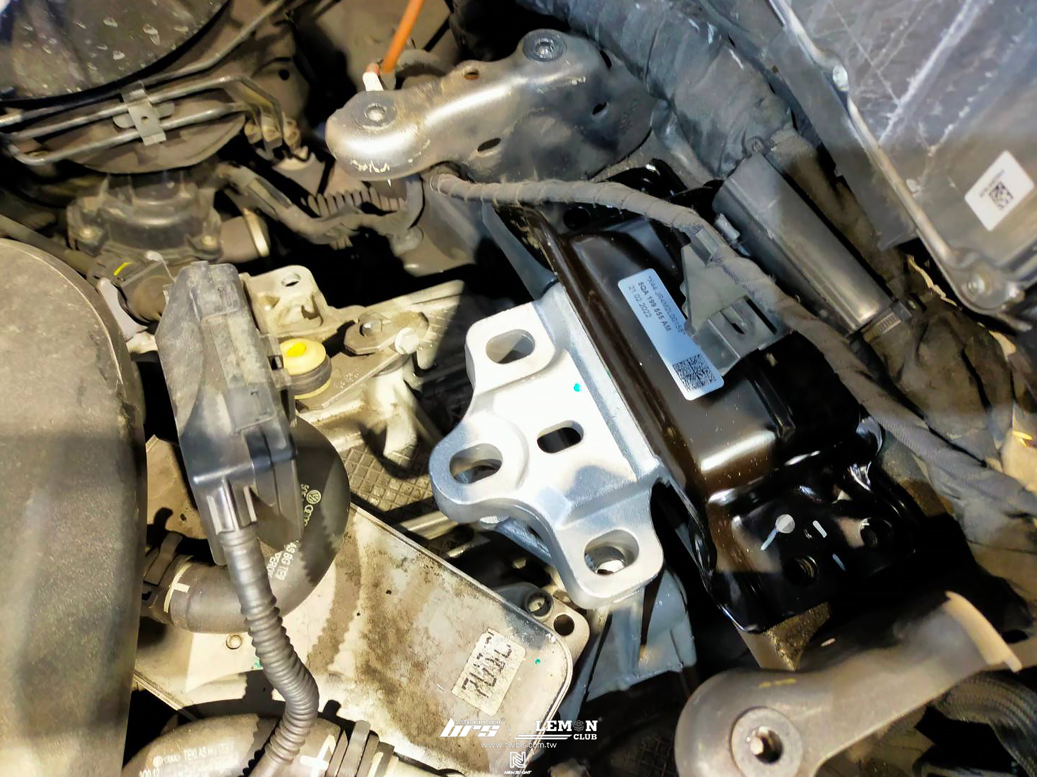 Skoda Kodiaq 安裝 引擎腳+變速箱腳+前後差速器油+電子離合器油