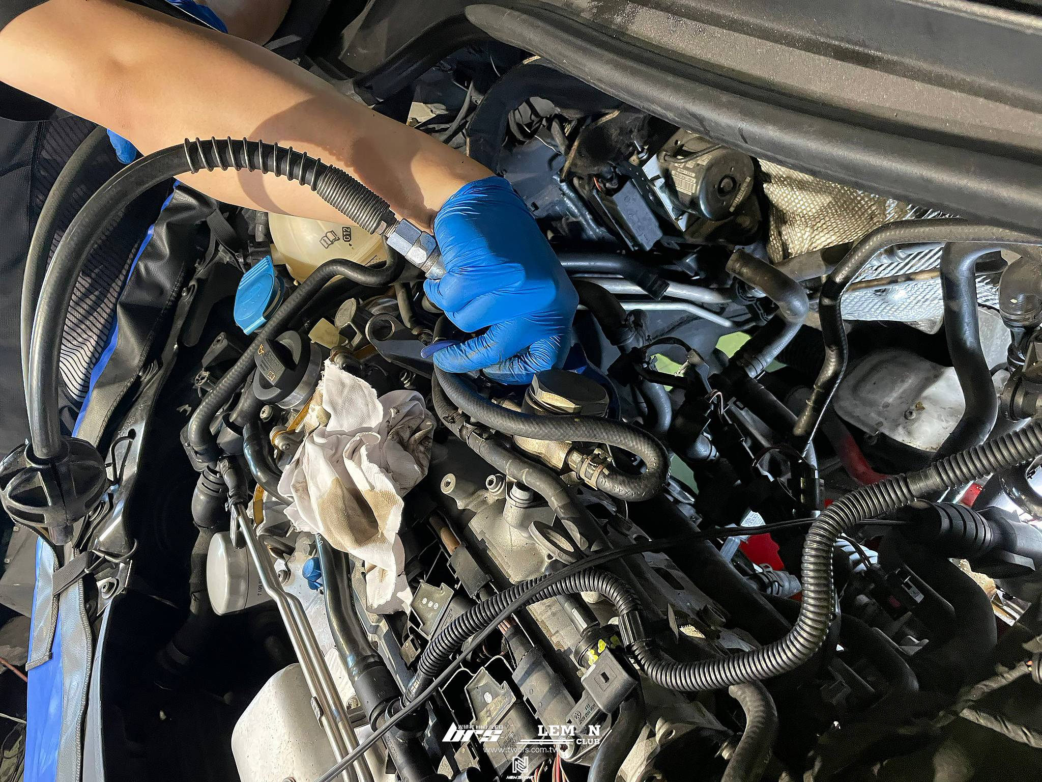 Volkswagen Golf 6 1.4單增壓 保養 進氣中冷器含周邊更新(漏水)+核桃沙清洗積碳+汽門頂筒更換+噴油嘴故障更換