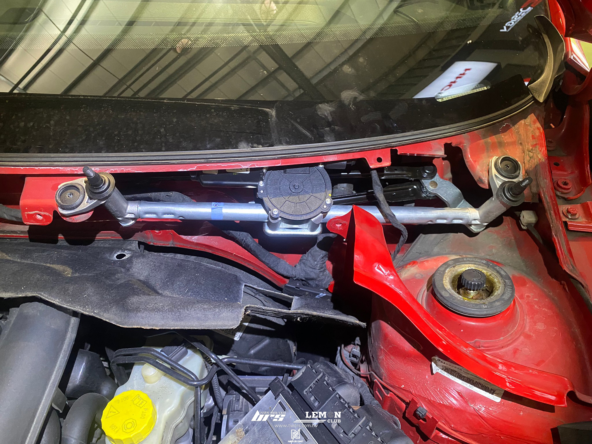 Skpda Rapid 安裝 原廠雨刷連桿更換