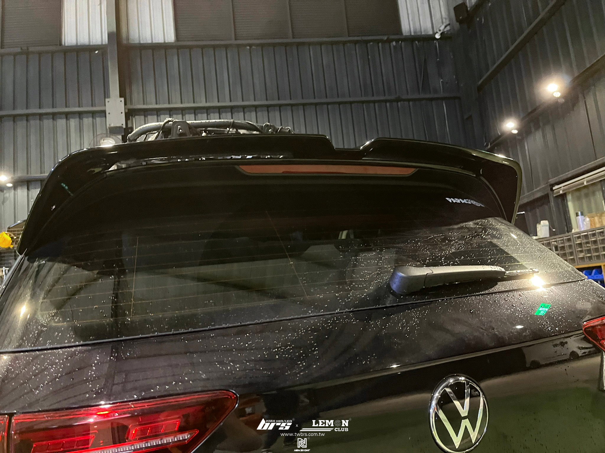 Volkswagen Golf 8 安裝 類O尾翼