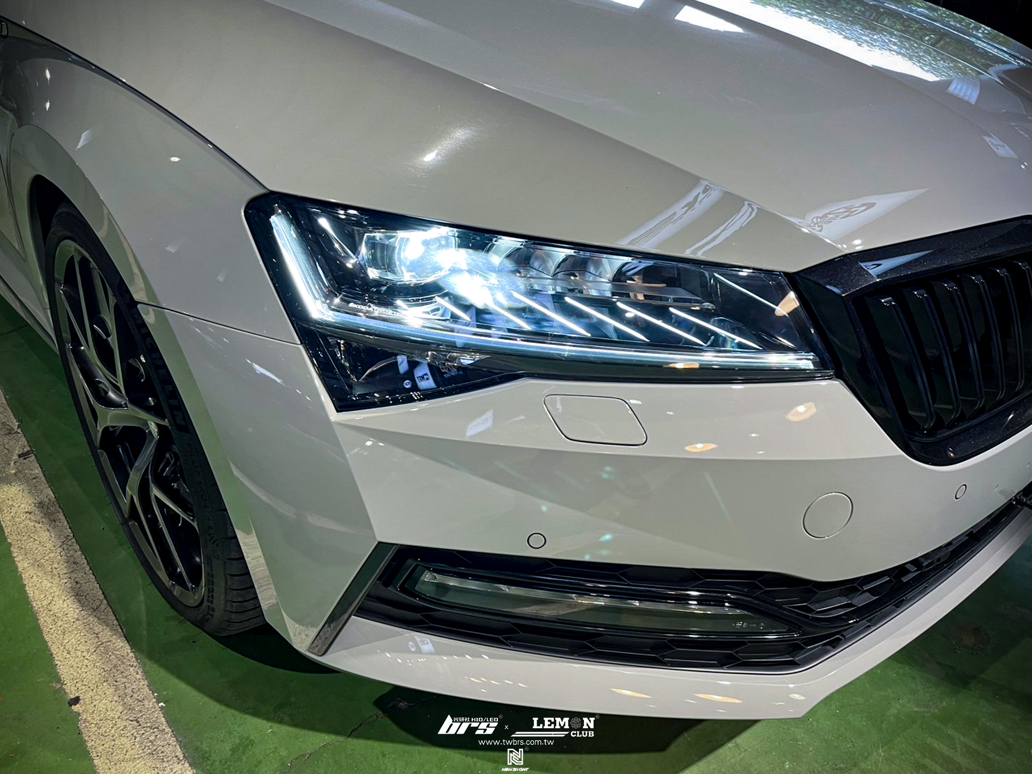 Skoda Superb 安裝 3代升級3.5代車頭套件