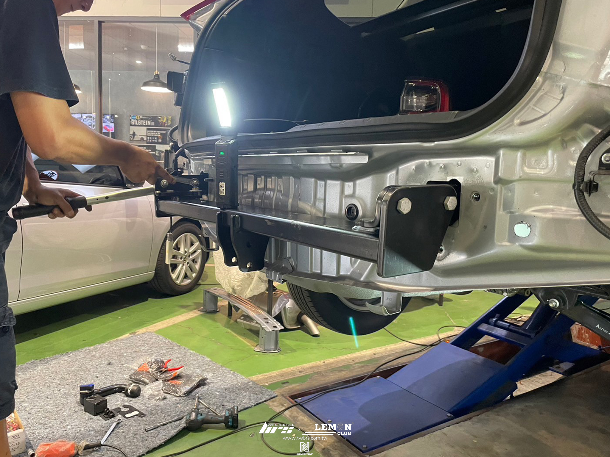 Subaru Outback 安裝 ARAGON專用快拆式拖車勾