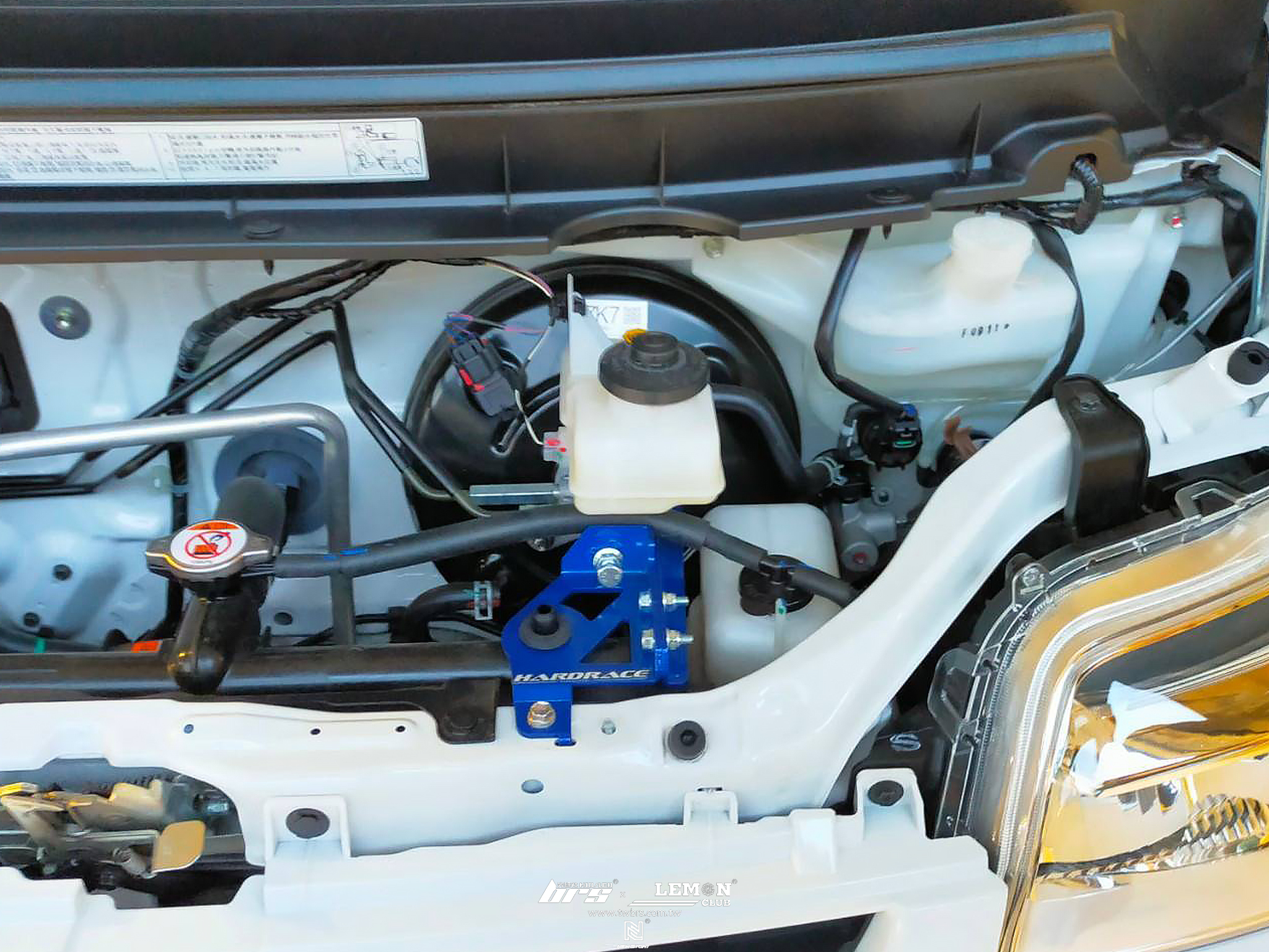 Toyota Town Ace 安裝 HARDRACE 煞車總泵頂桿+HARDRACE 後上拉桿+ORO金屬氣嘴(黑色)